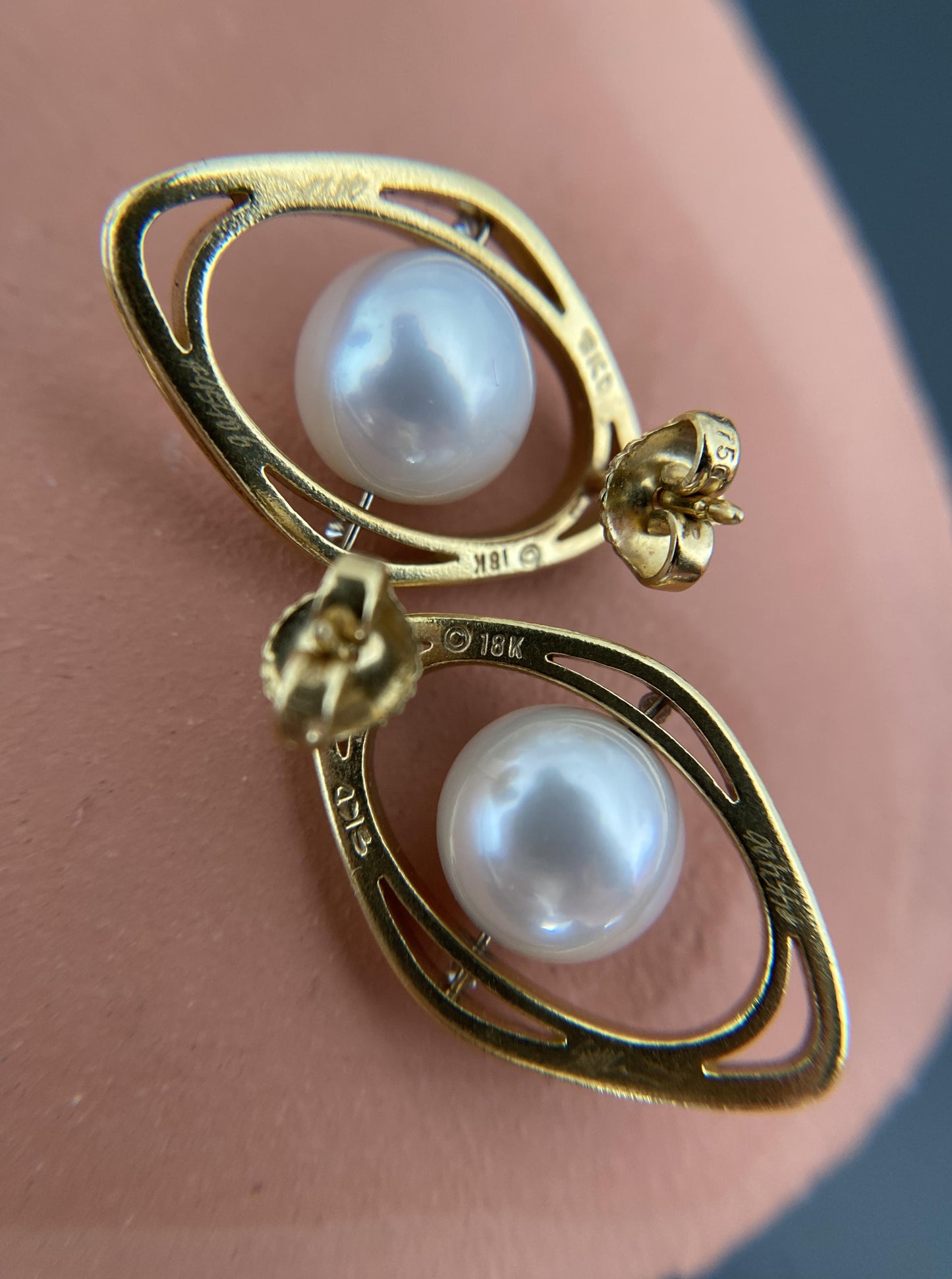 Pre-Loved Fresh Water Pearl Studs (Scott Keating)