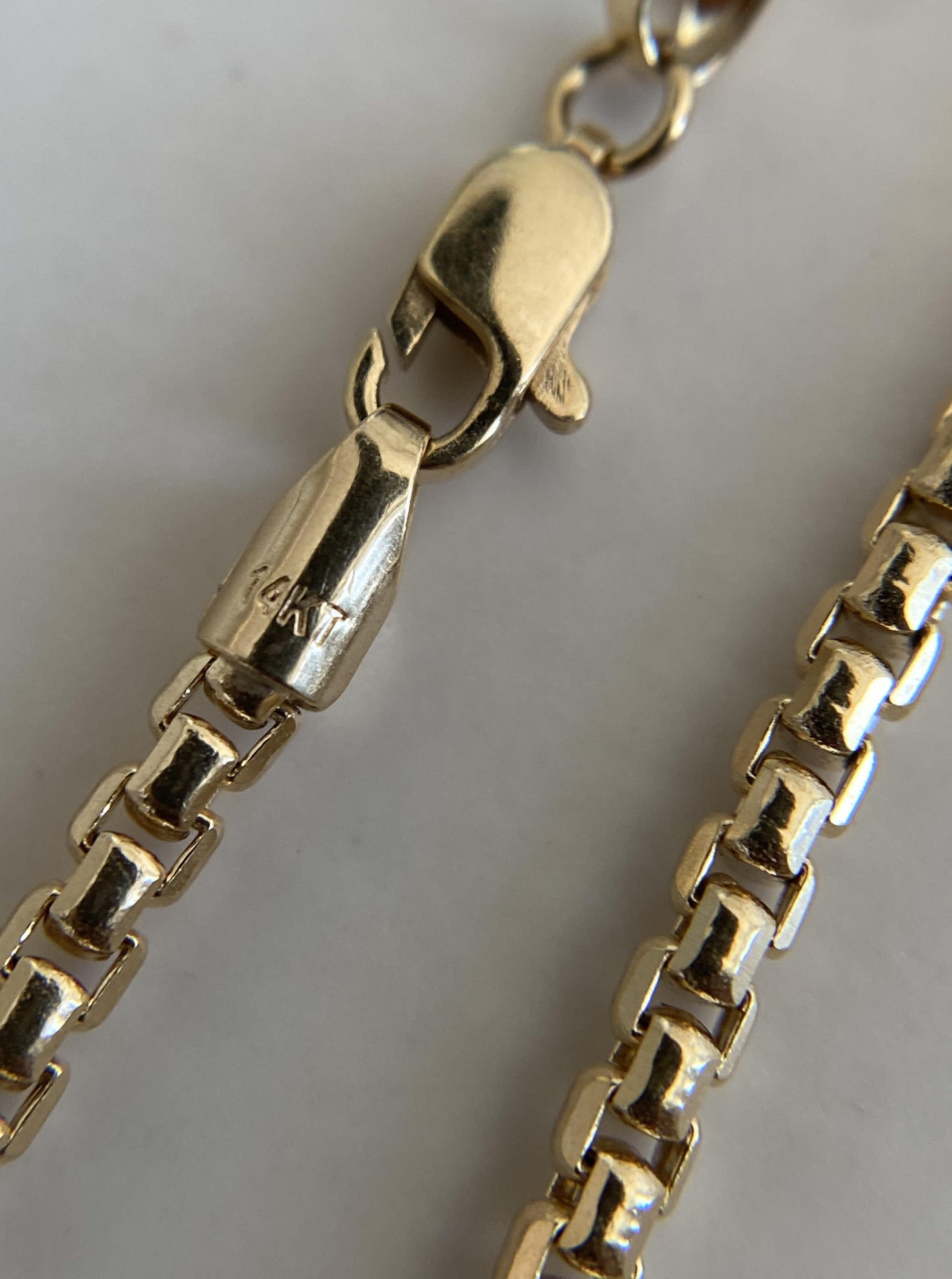 16" Round Box Chain (2.5mm)