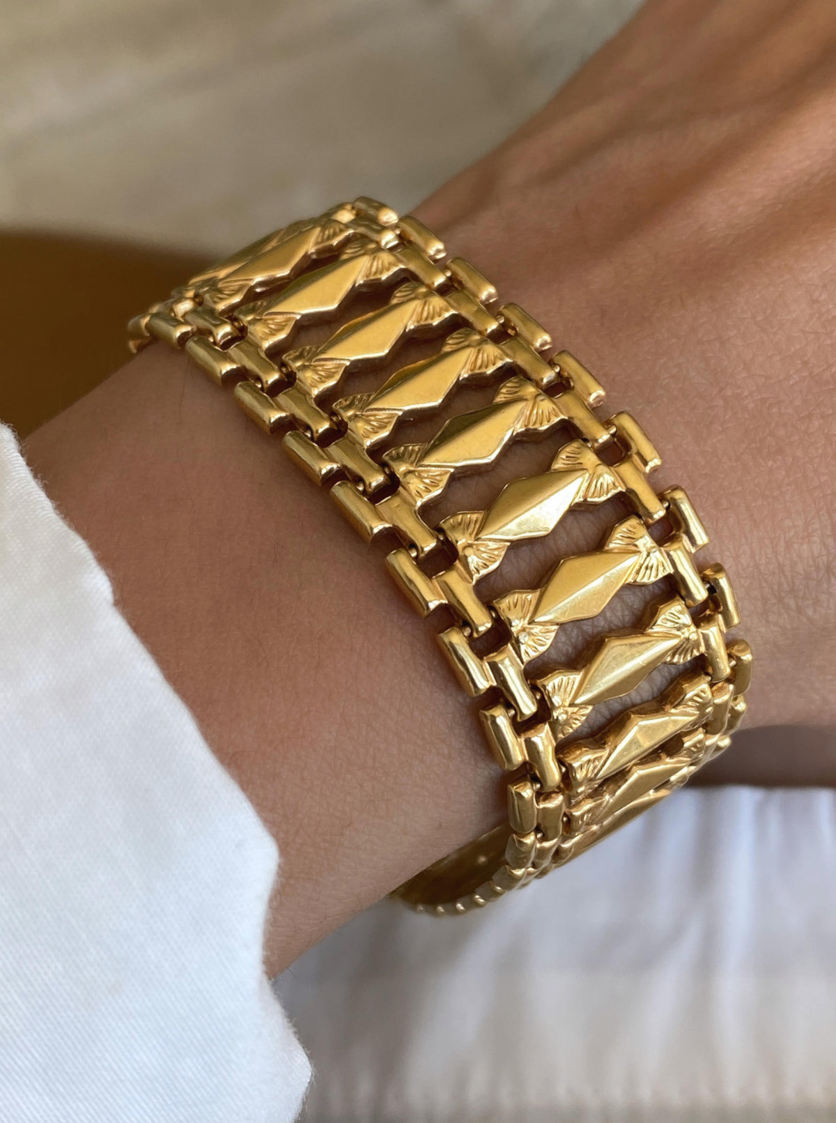 14K Vintage Cleopatra Bracelet