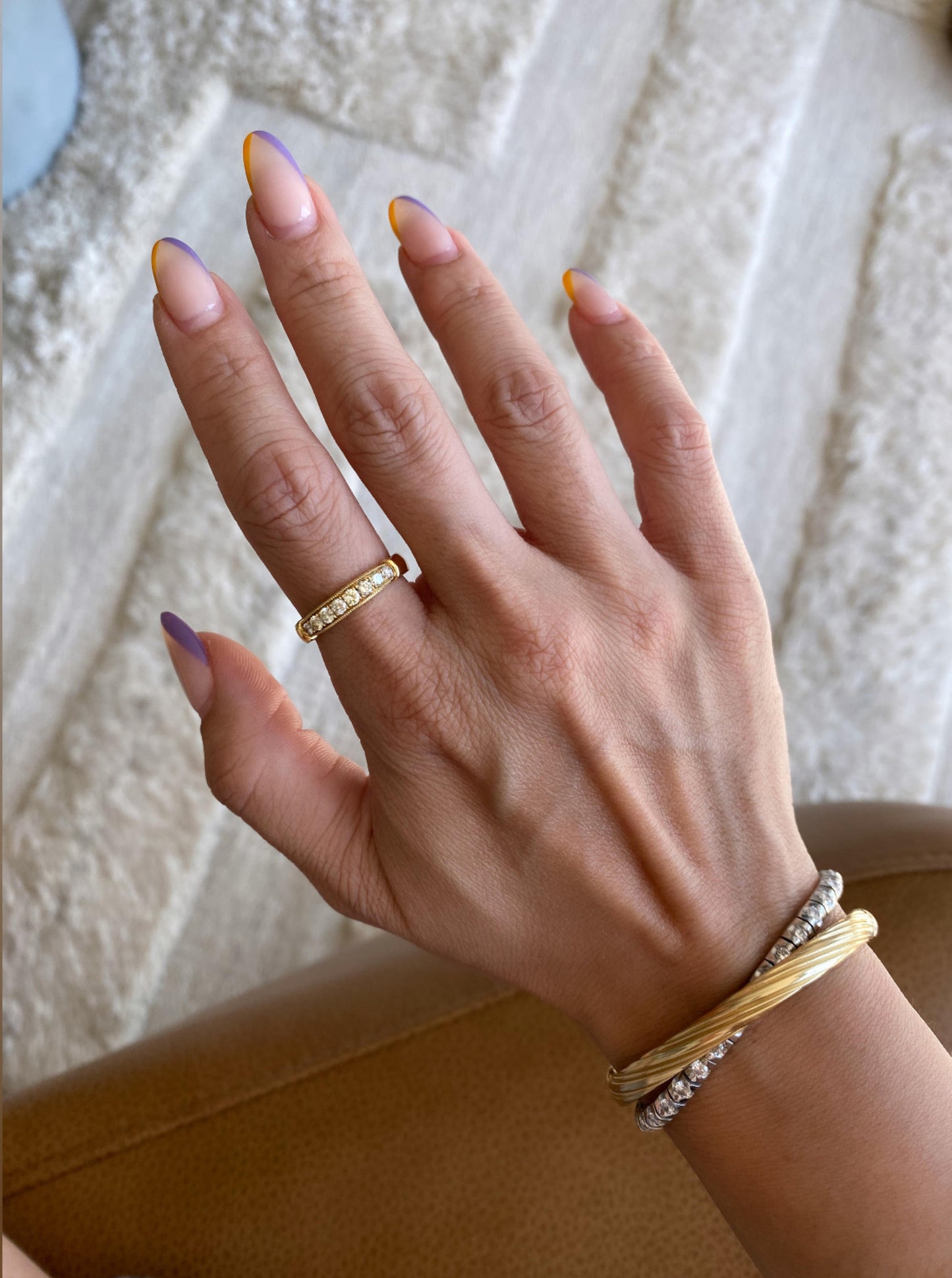 18K Diamond with Migraine Details Band