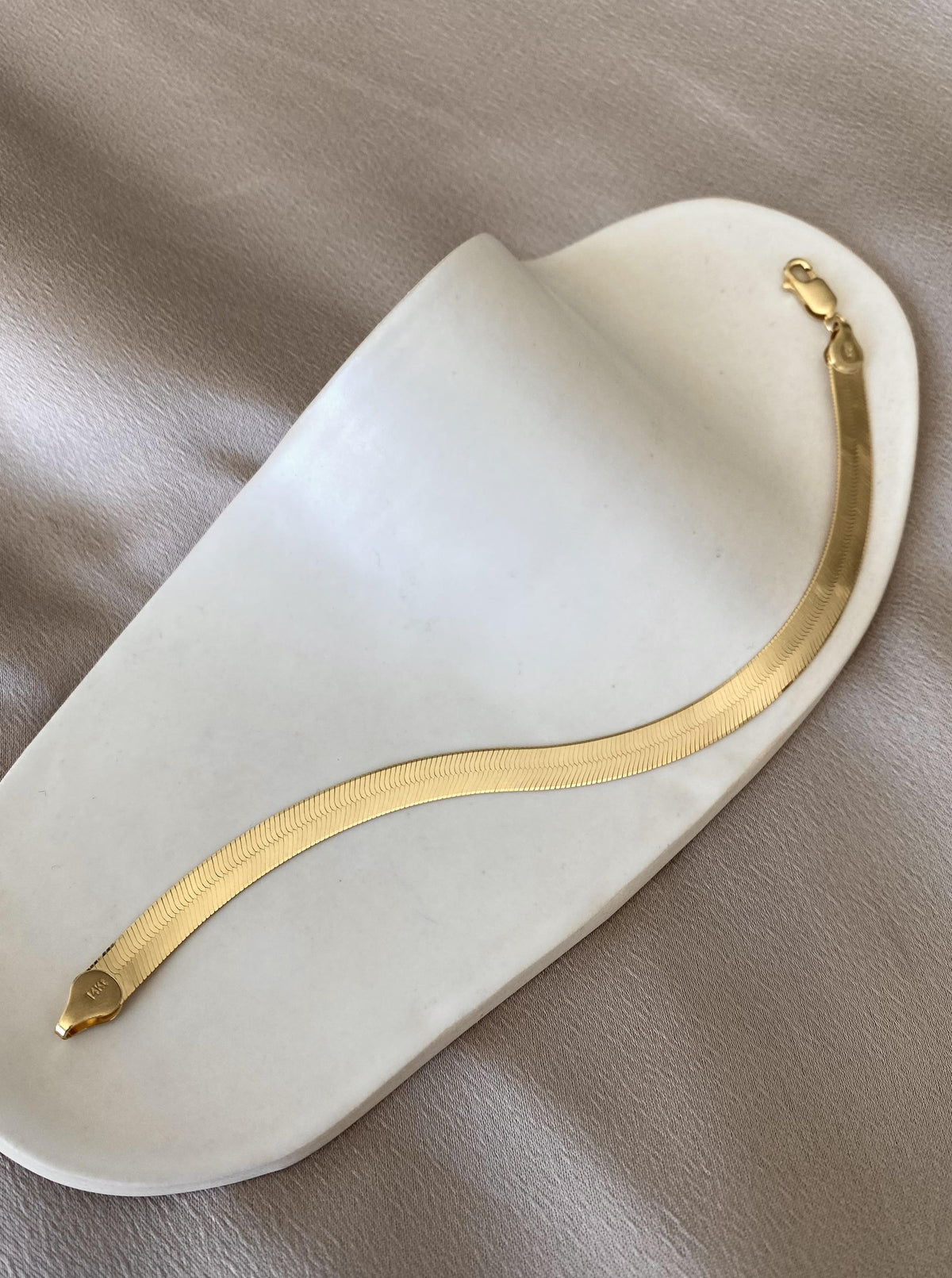 Wide Herringbone Bracelet (5.9mm)