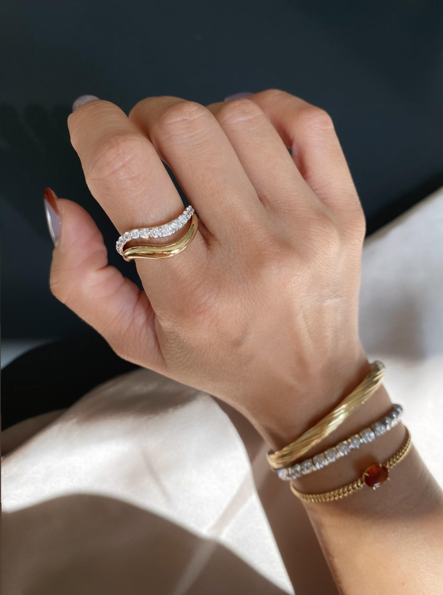 Double Wavy Band