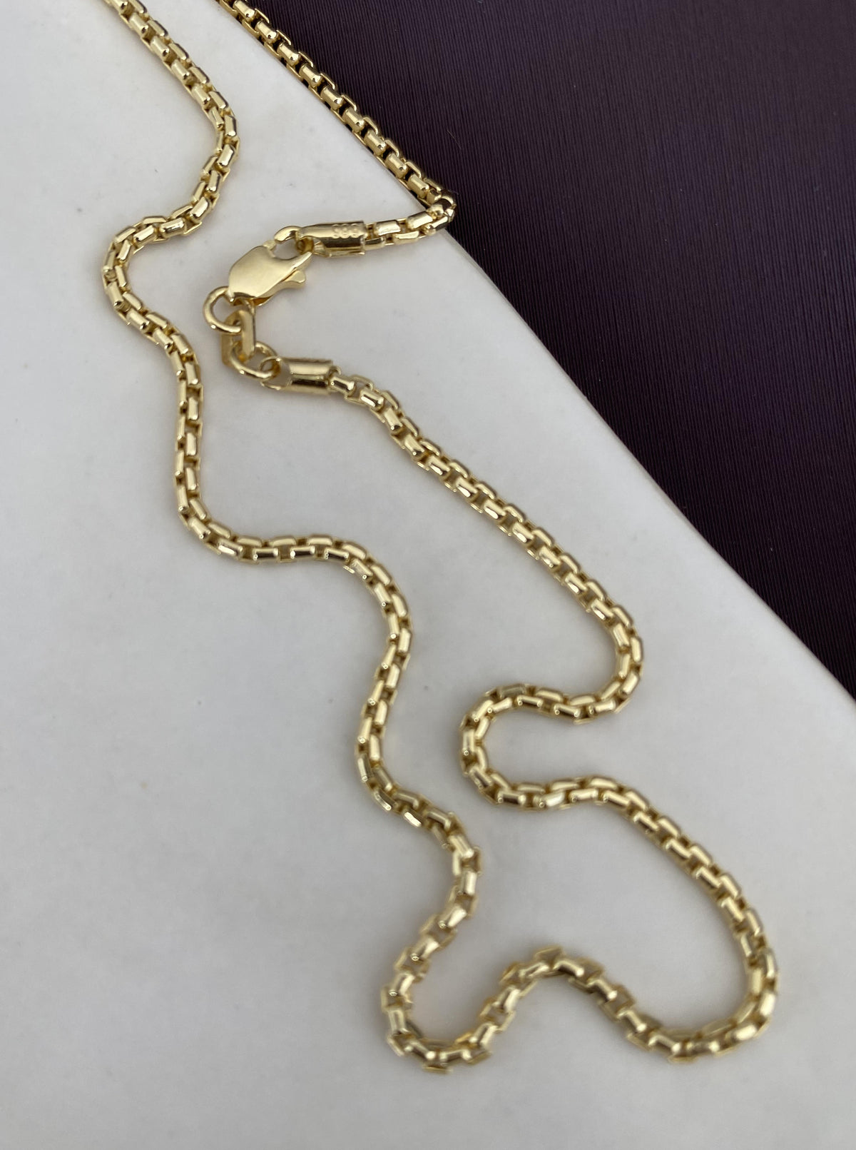 18" Round Box Chain