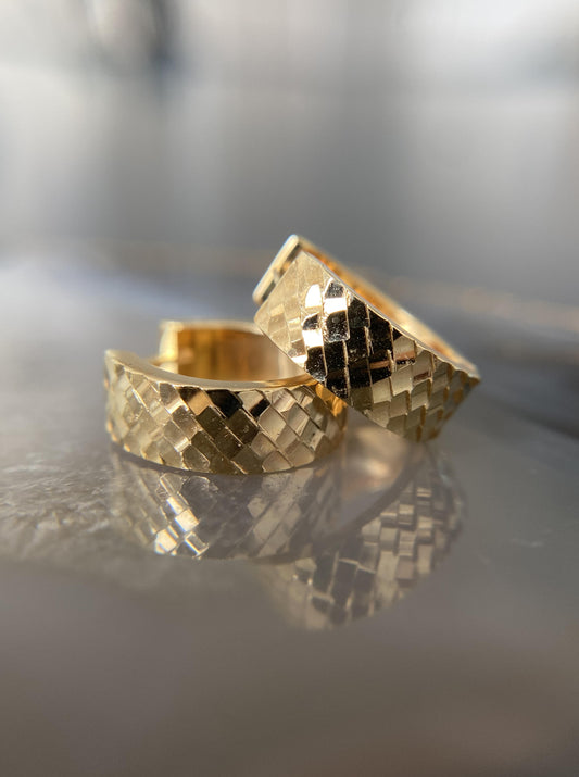 Checkerboard Diamond Cut Huggies