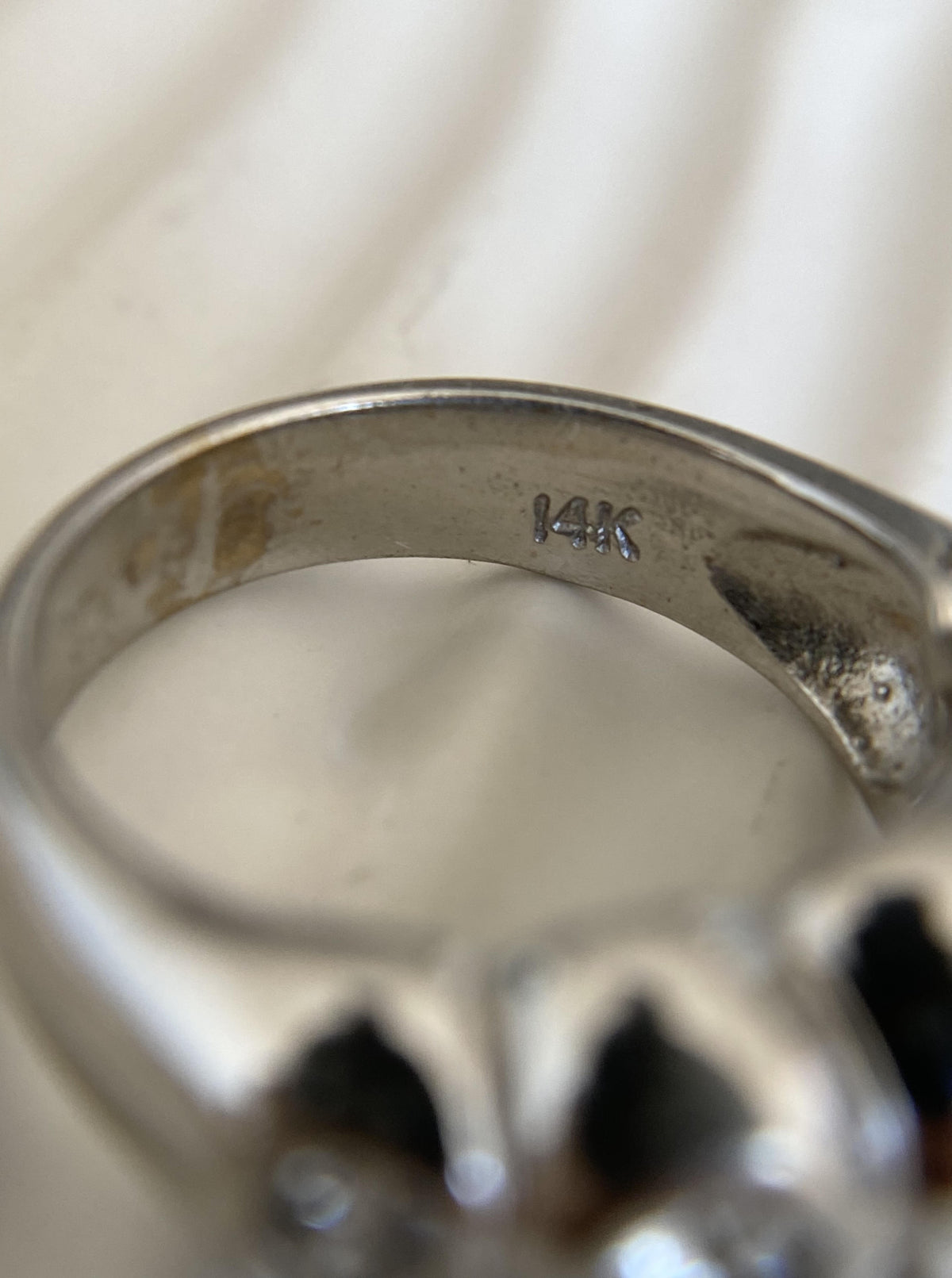 14K White Gold Bubble Diamond Ring Band