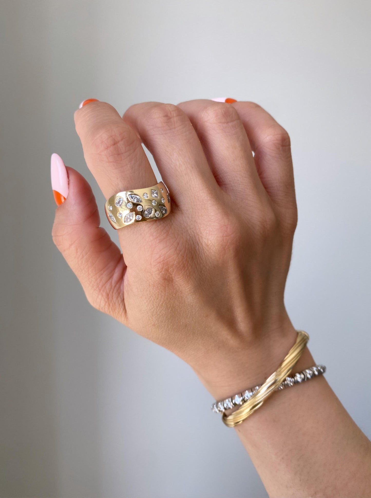 Wavy Muti Shape Diamond Band