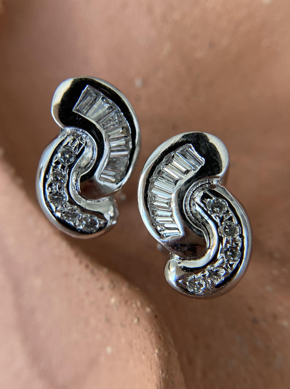 18K White Gold Diamond Studs