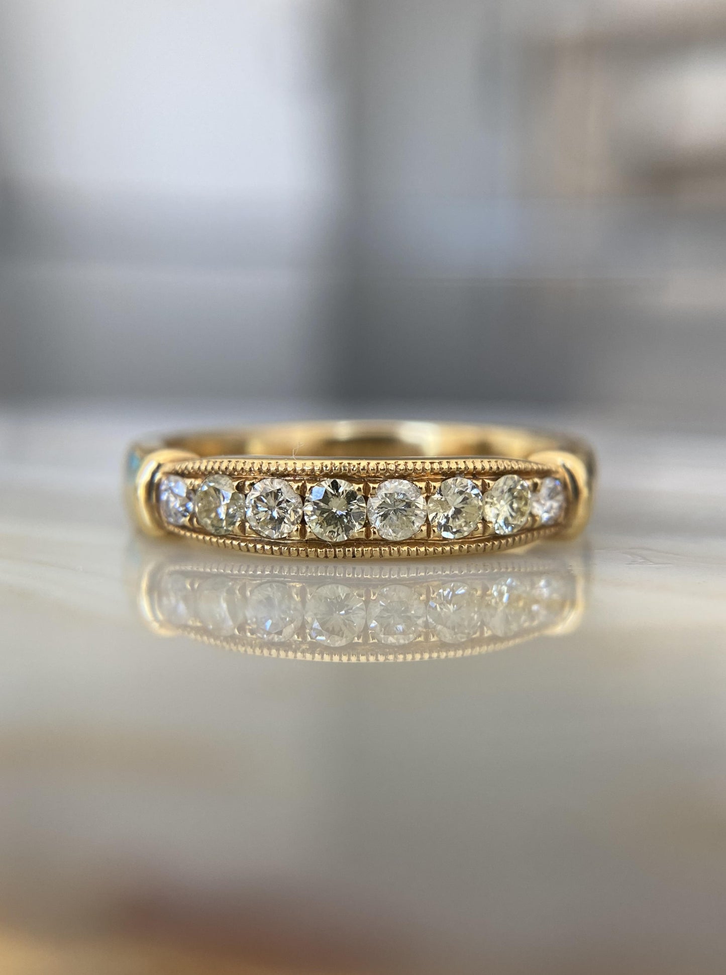 18K Diamond with Migraine Details Band
