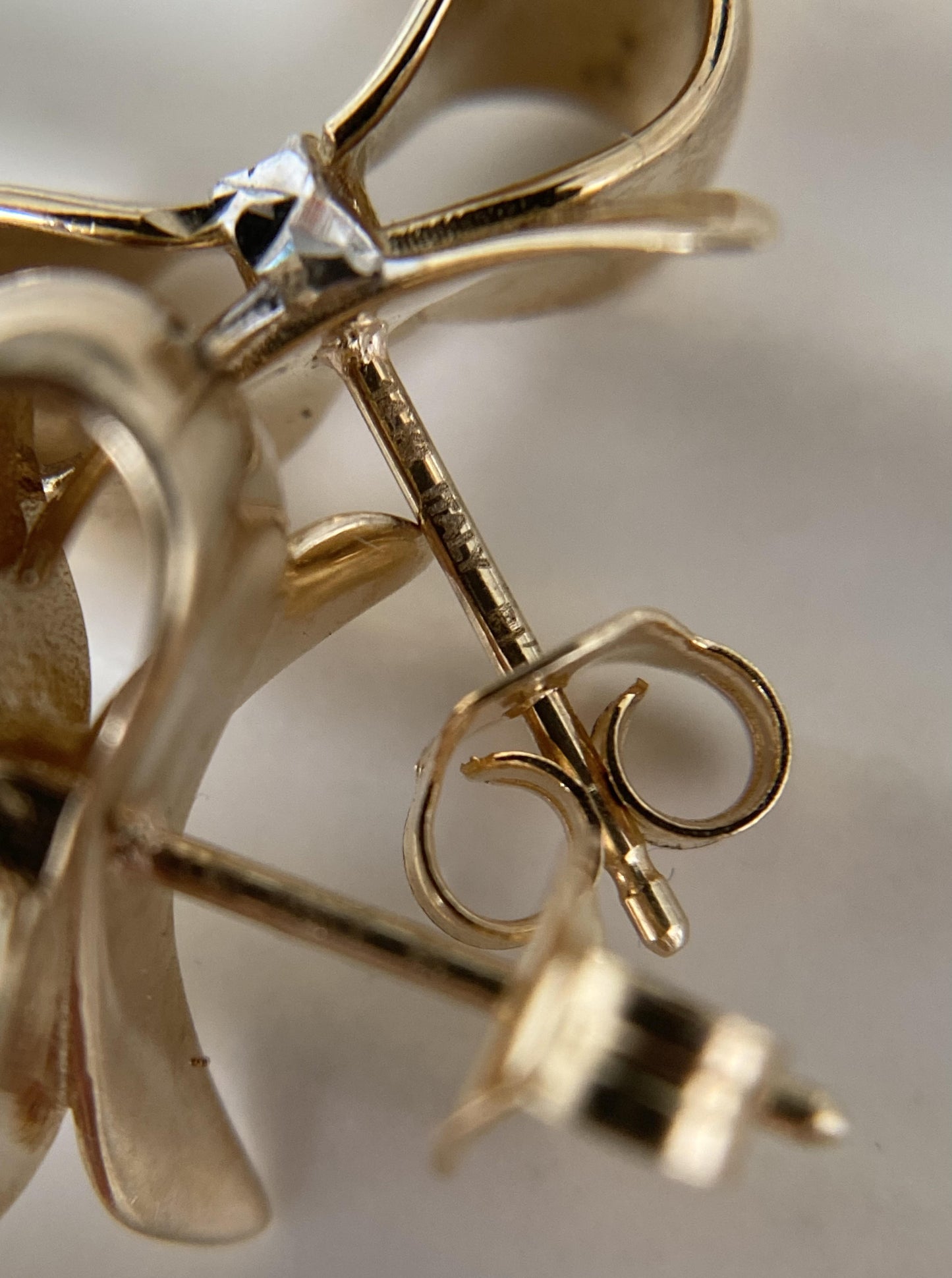 14K Bowtie Studs