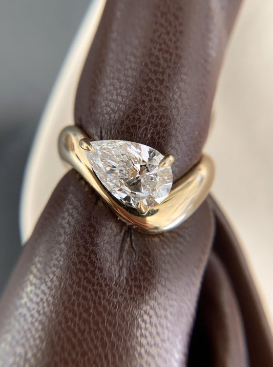 Chunky Wavy Lab Diamond Ring