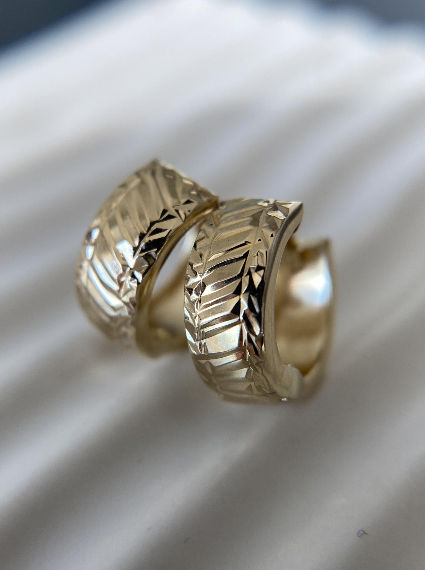 Diamond Cut Chunky Huggies