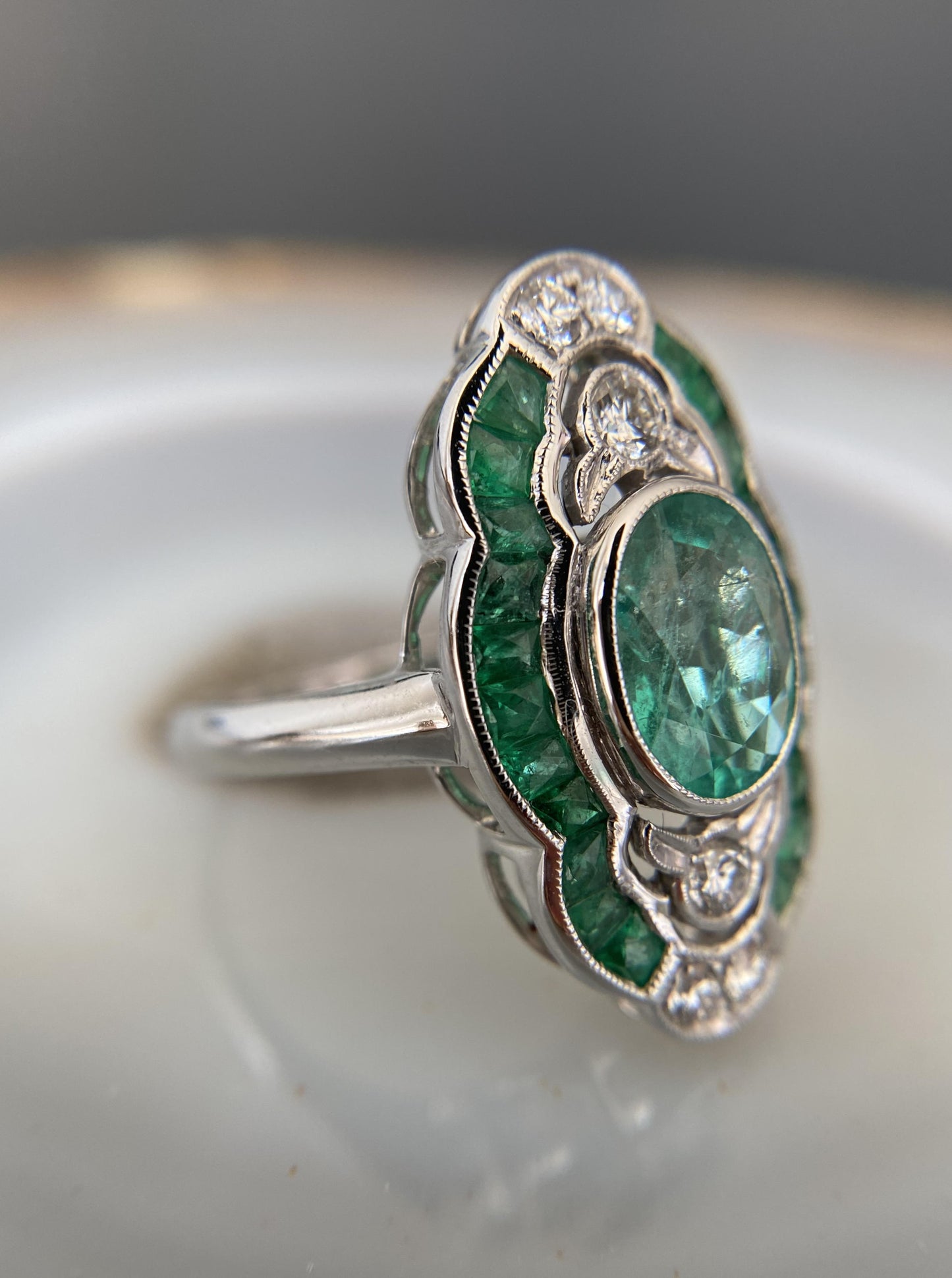 Vintage Colombia Emerald Cocktail Ring