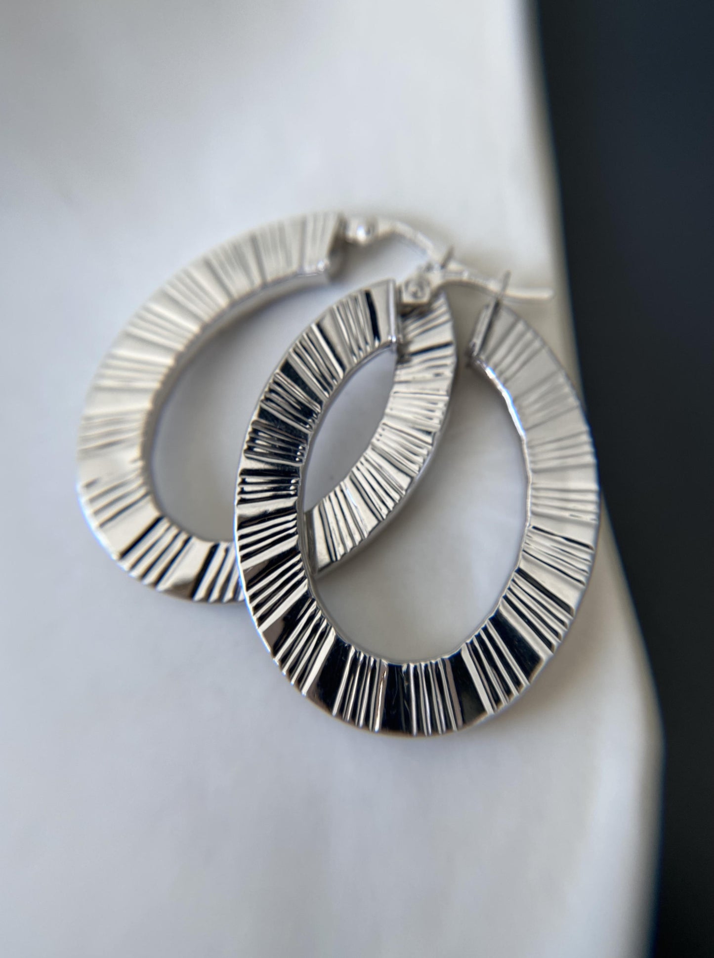 14k White Gold Diamond Cut Oval Hoops