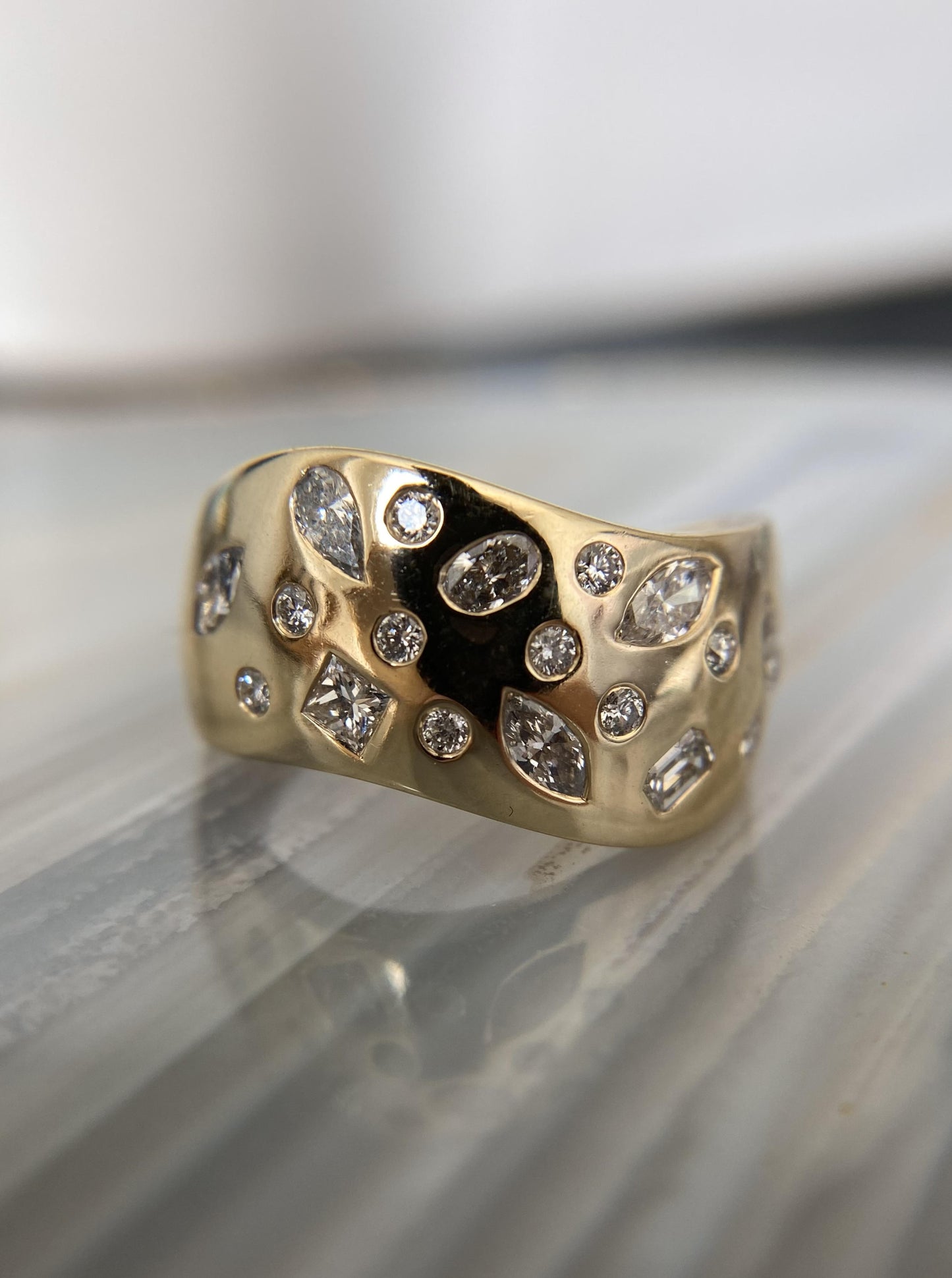 Wavy Muti Shape Diamond Band