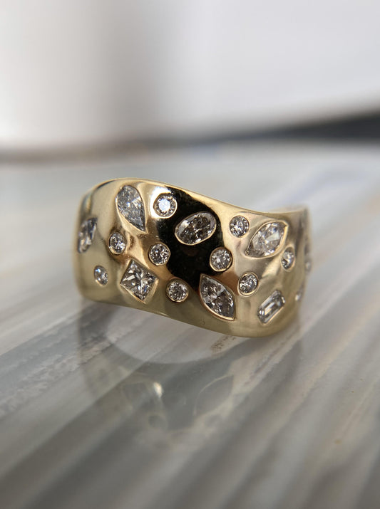 Wavy Muti Shape Diamond Band