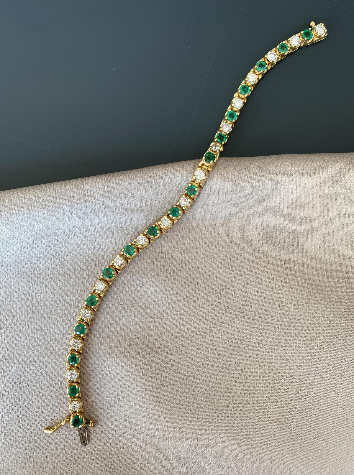 Round Emerald & Diamond Bracelet