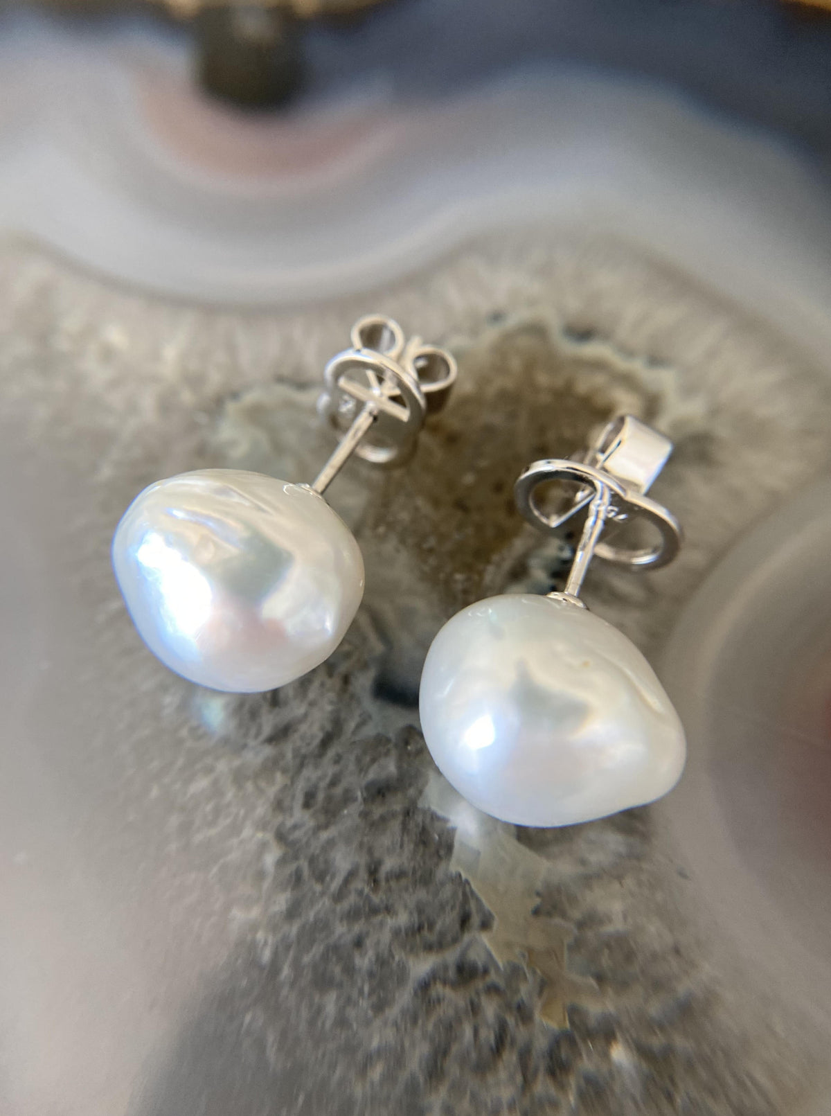 18k Irregular South Sea Pearl Earrings