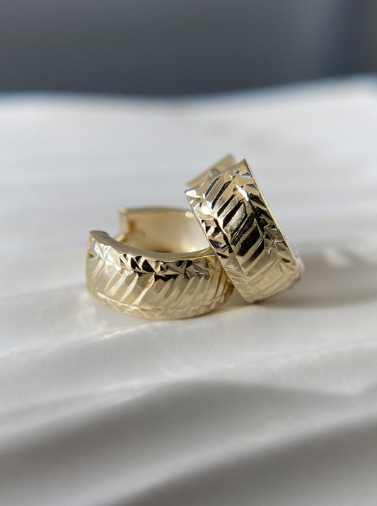 Diamond Cut Chunky Huggies