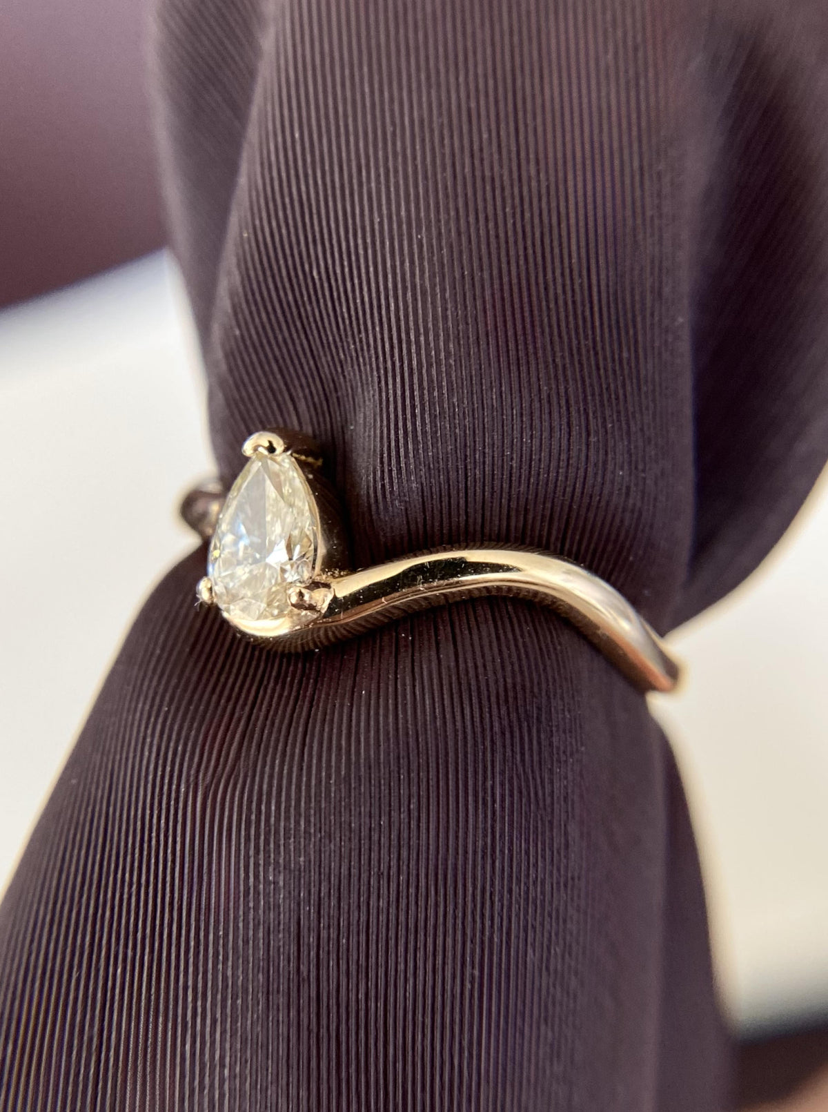 Pear Wavy Pinky Ring