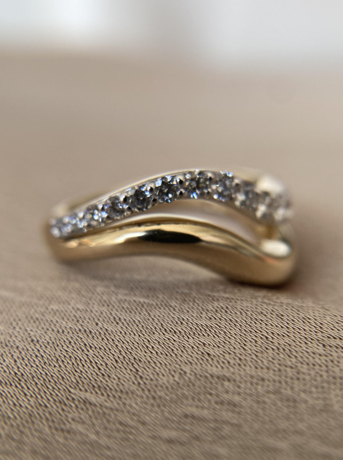 Double Wavy Band