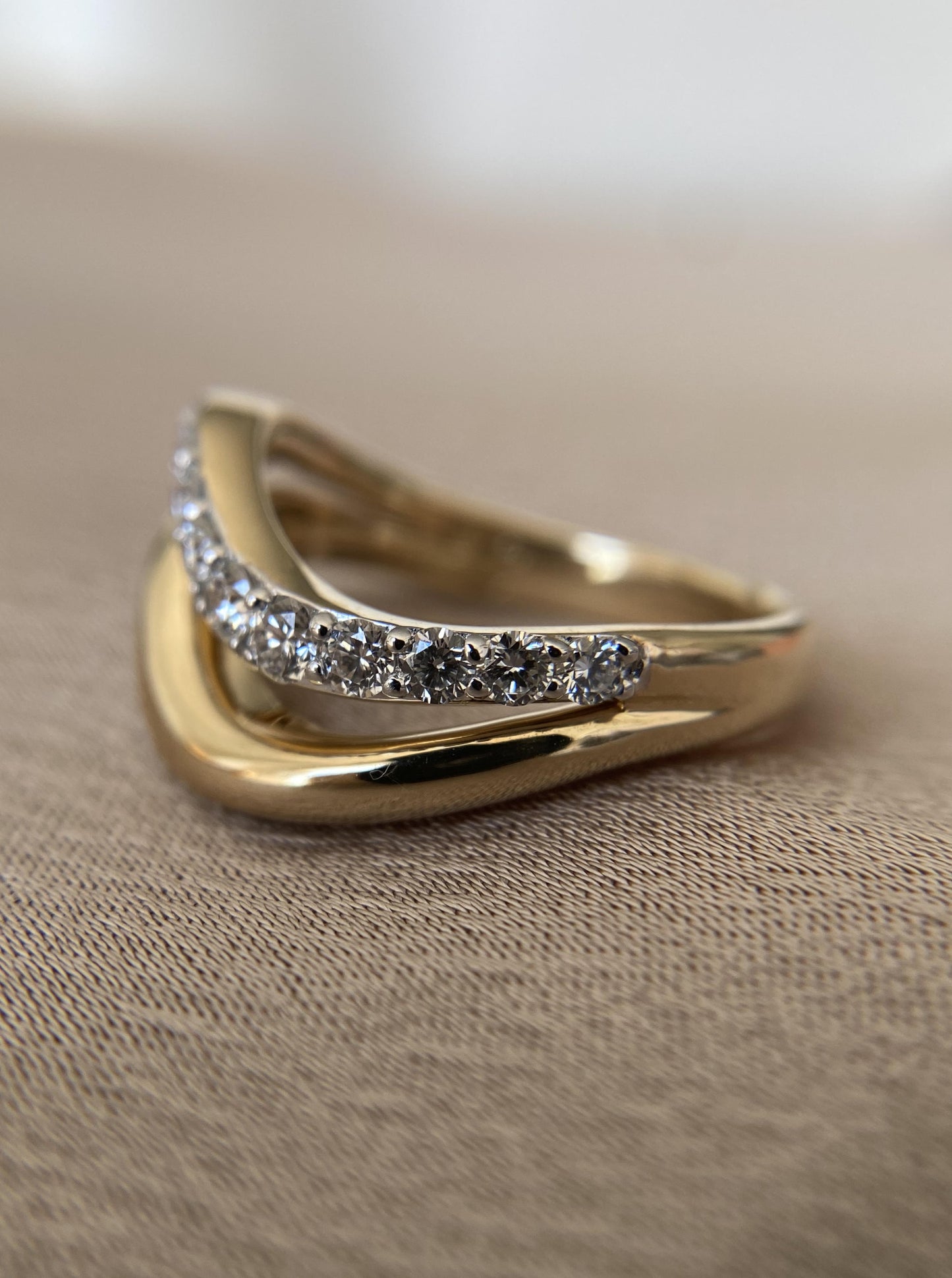 Double Wavy Band
