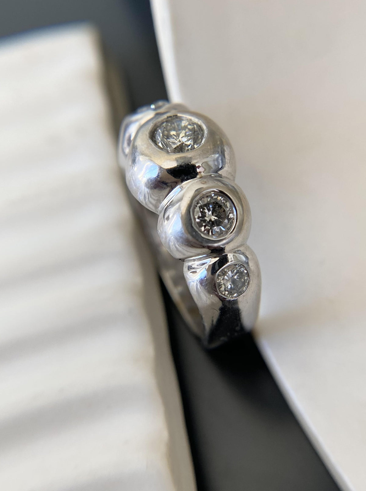 14K White Gold Bubble Diamond Ring Band