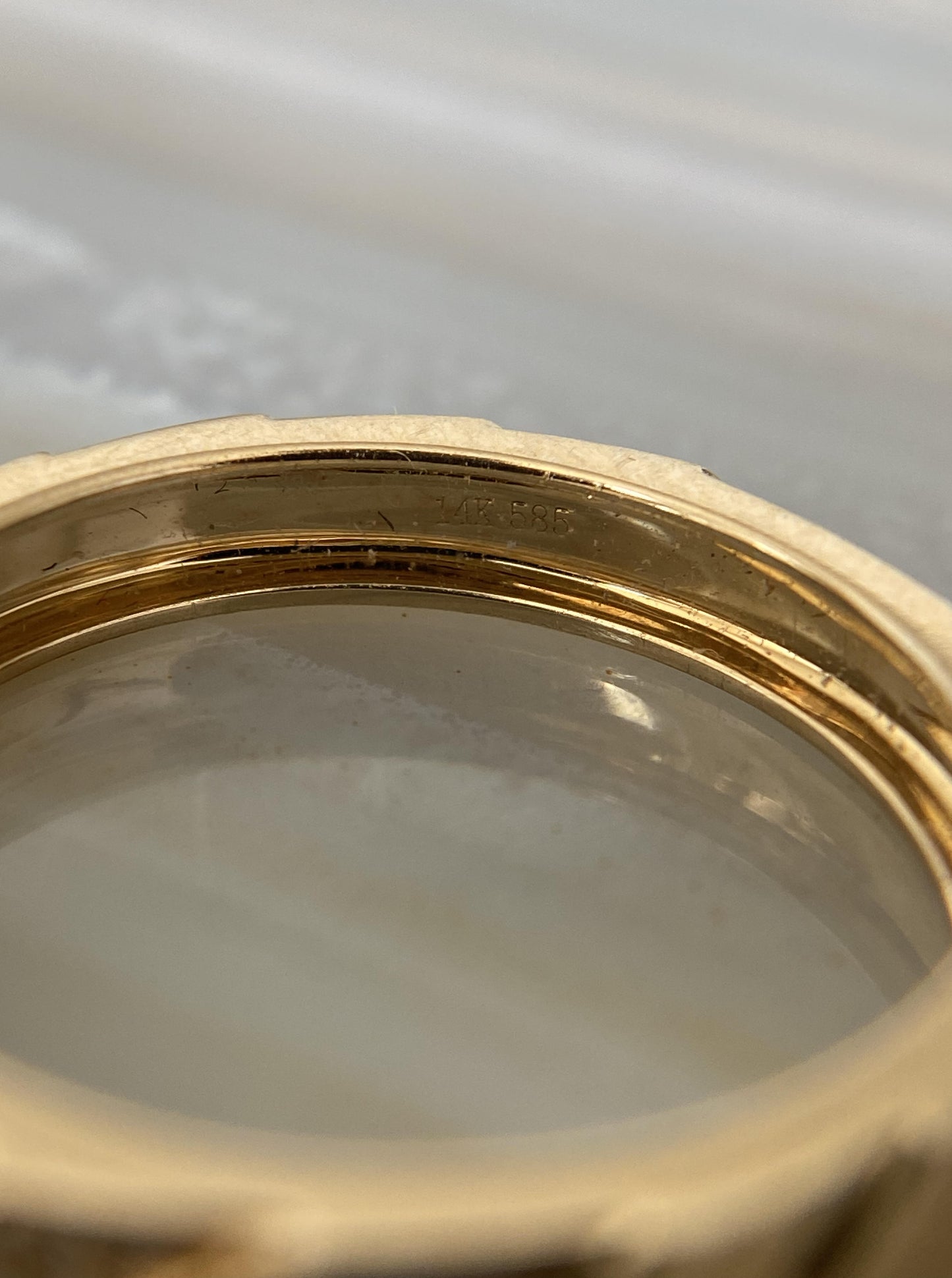 Arrow Pattern Diamond Band