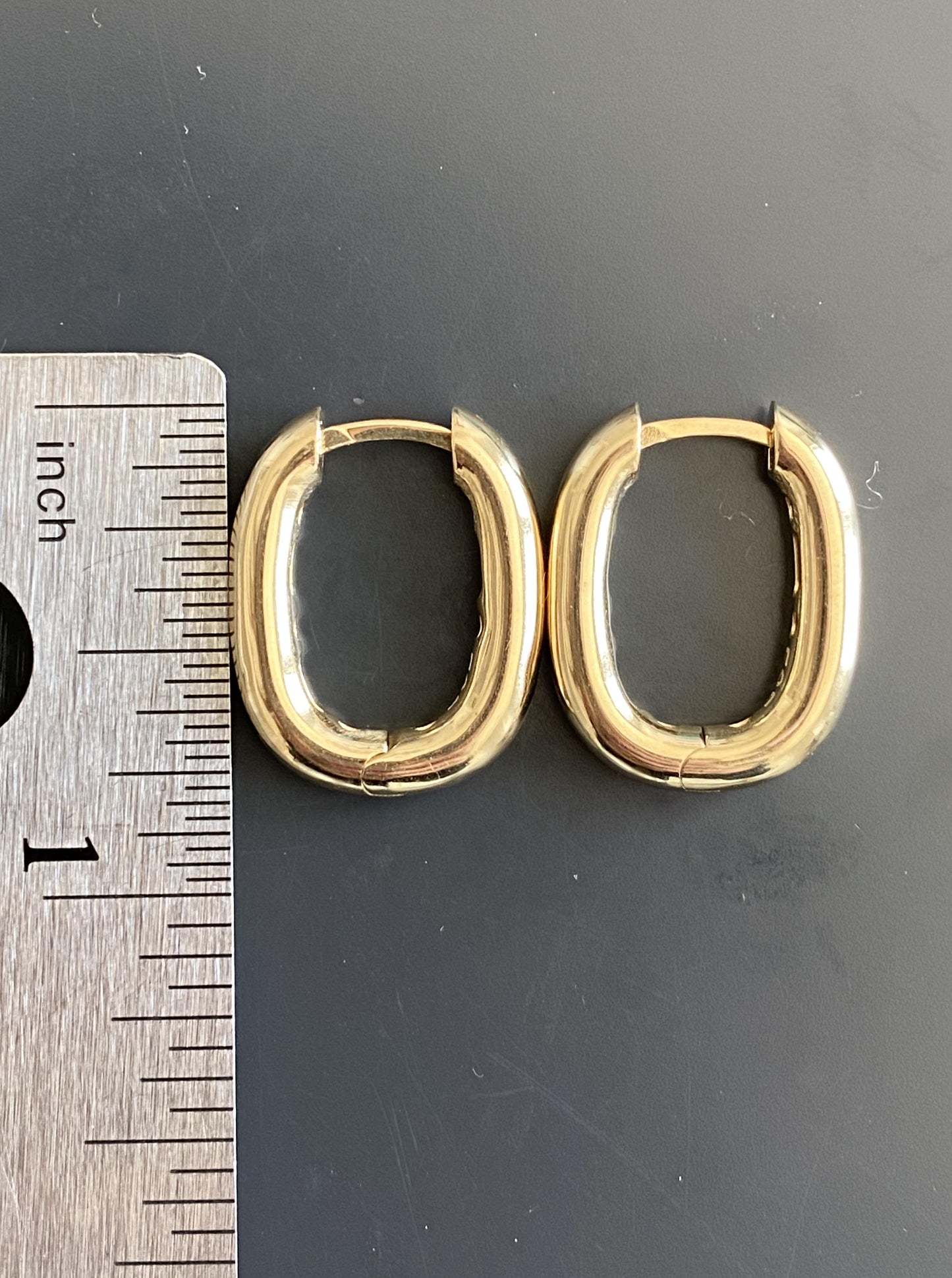 Semi Chunky Oval Hoops