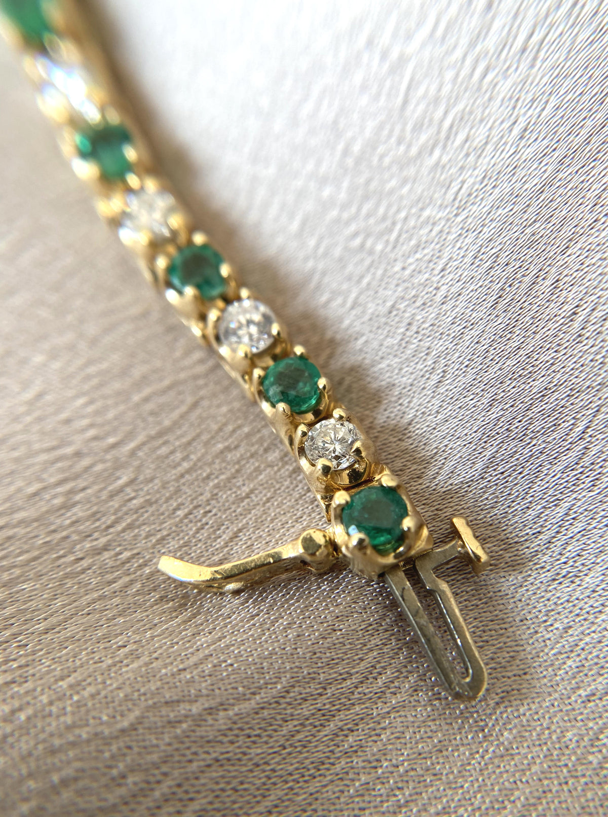 Round Emerald & Diamond Bracelet