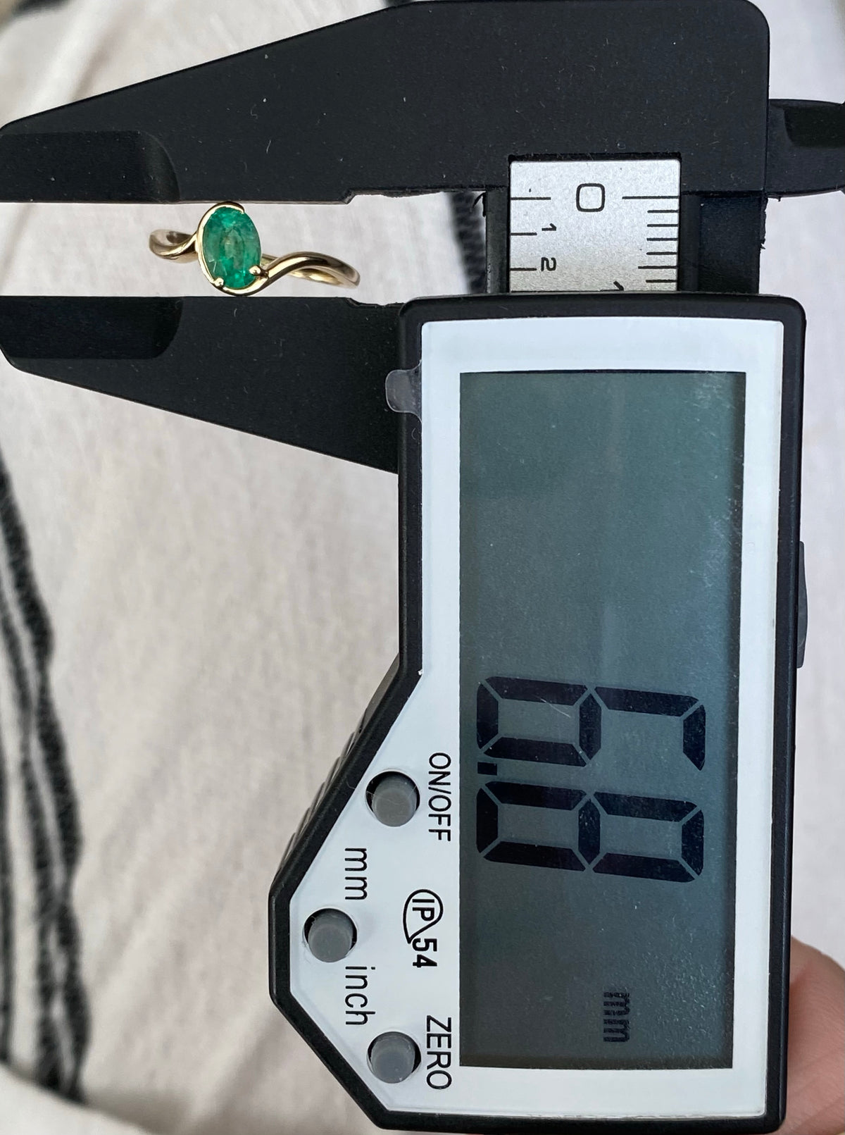 Emerald Wavy Pinky Ring
