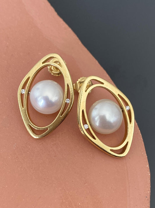 Pre-Loved Fresh Water Pearl Studs (Scott Keating)