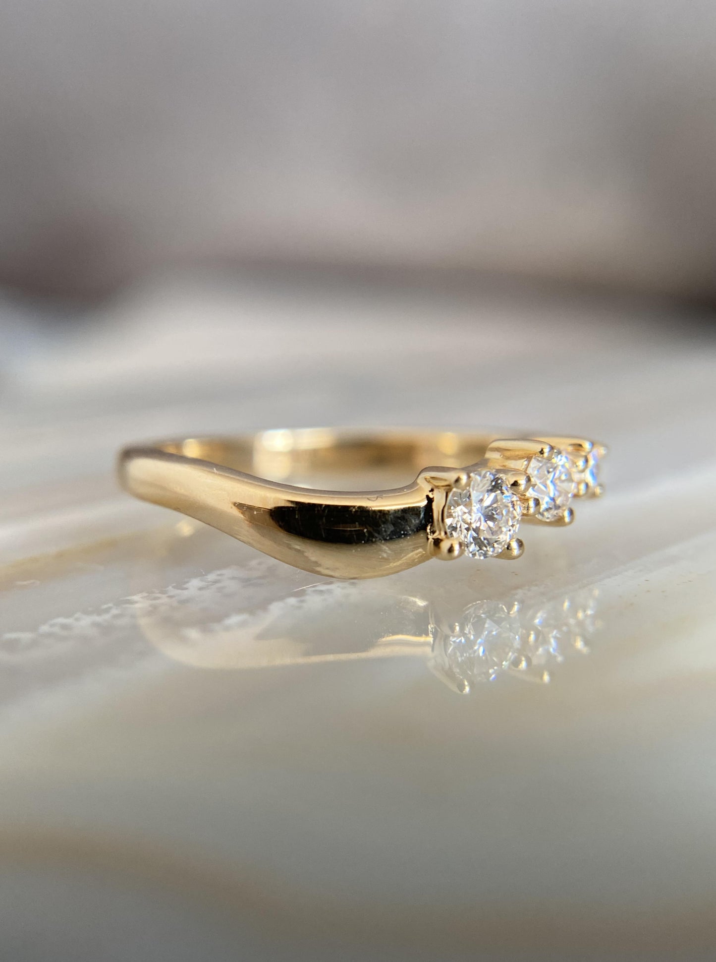 Round Diamond Curve Band