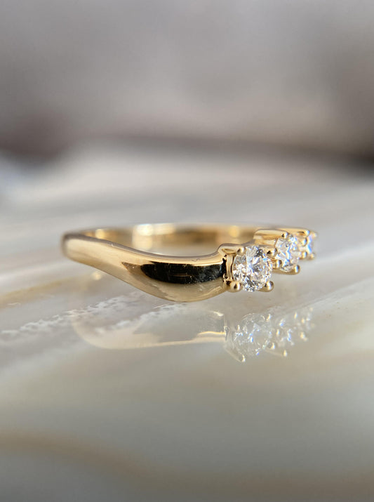 Round Diamond Curve Band