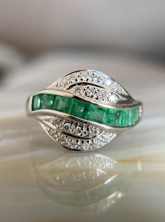 Estate Wavy Emerald Ring
