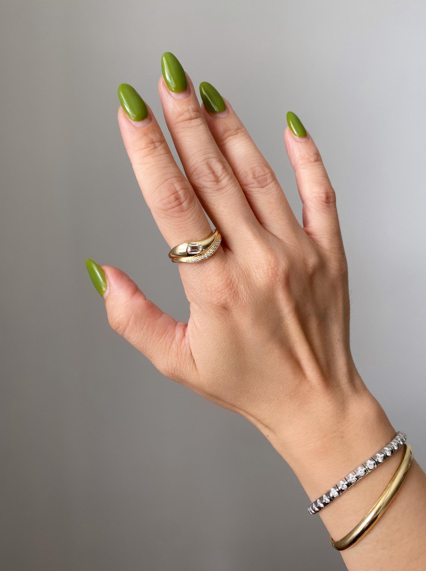 Double Wavy Diamond Band