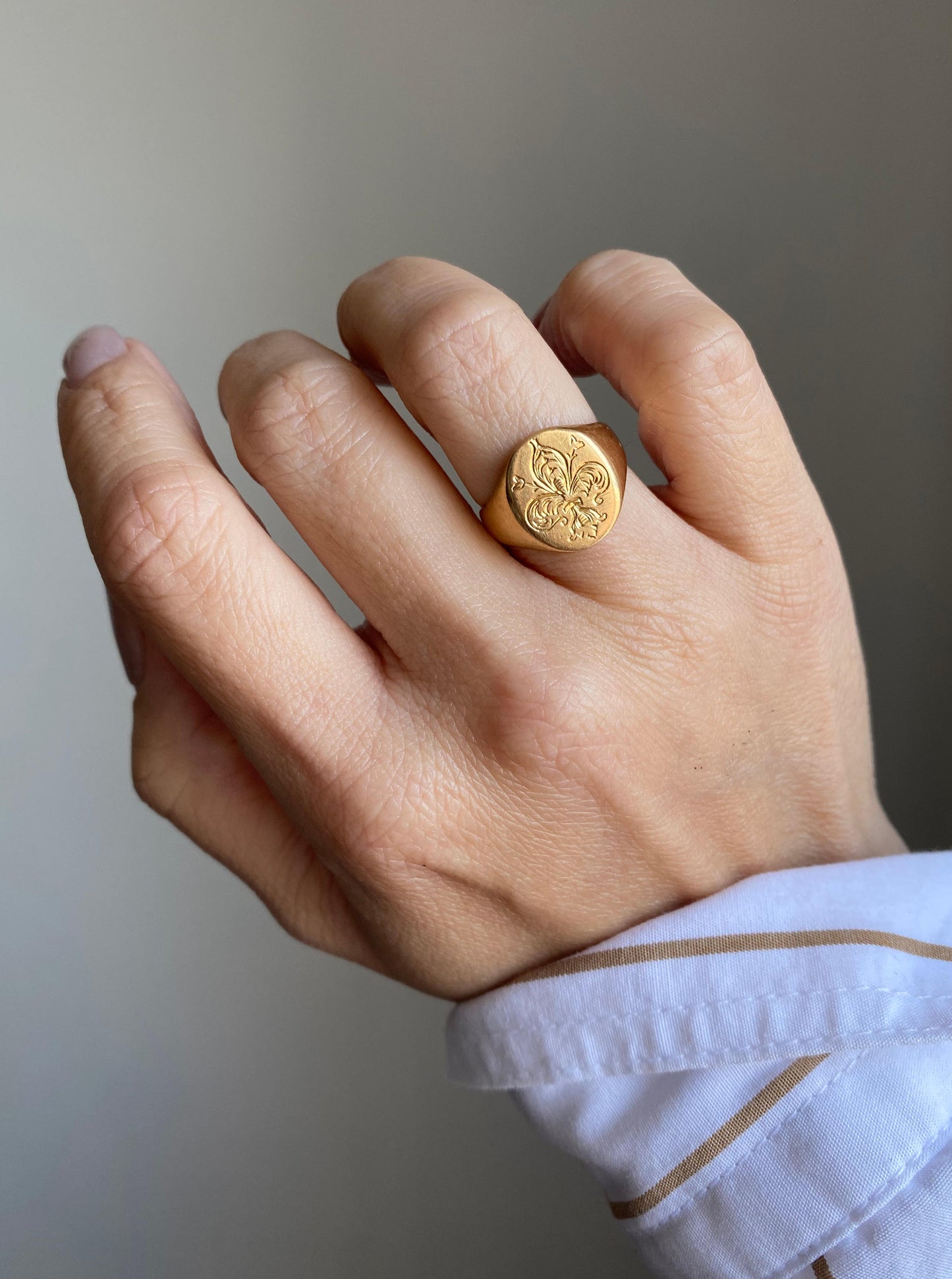 Vintage Fleur-De-Lis Signet Ring