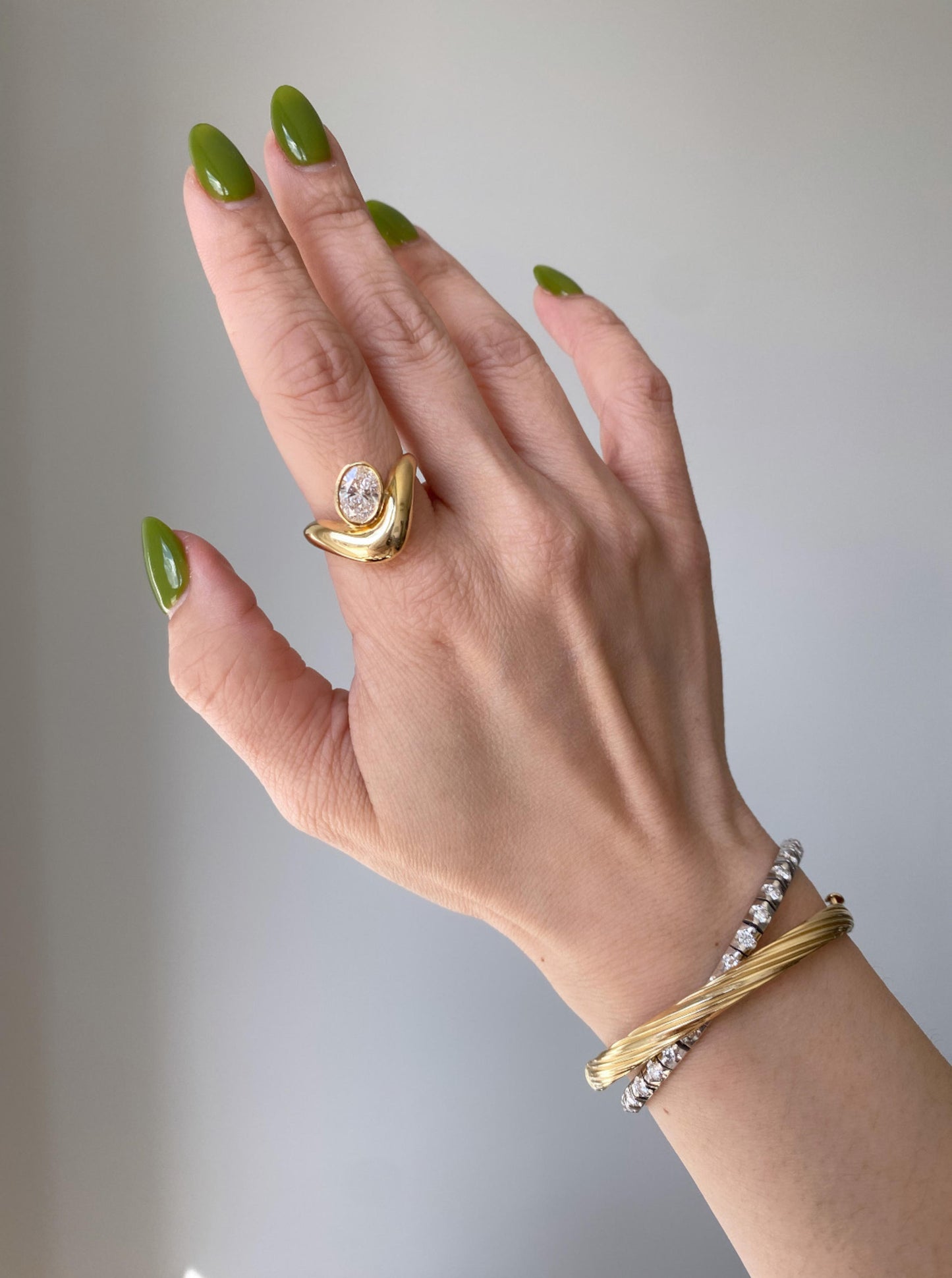 Curved Oval Bezel Lab Diamond Band