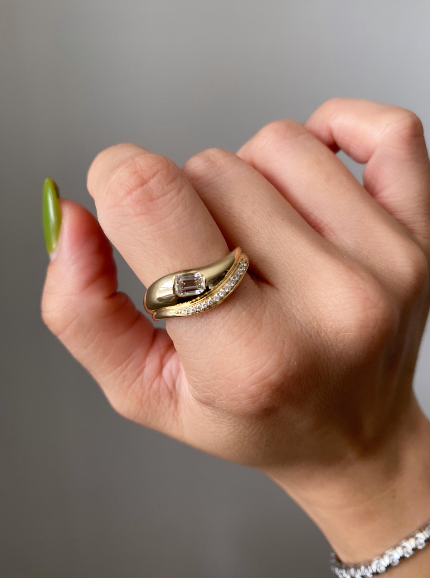 Double Wavy Diamond Band