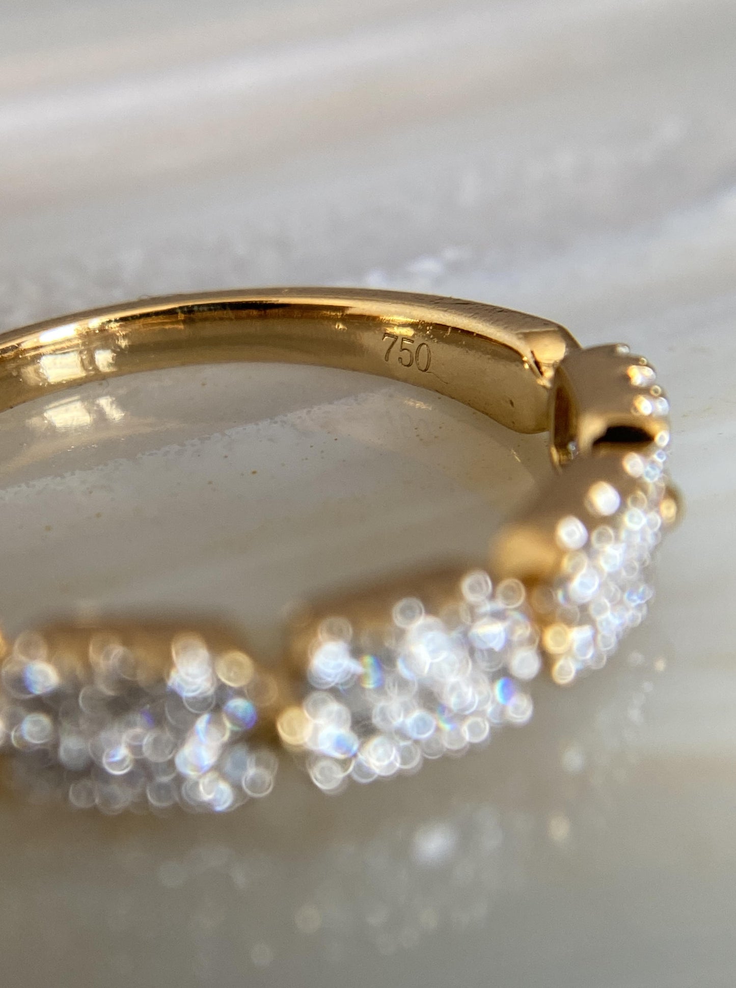 18K Rectangular Diamond Cluster Band