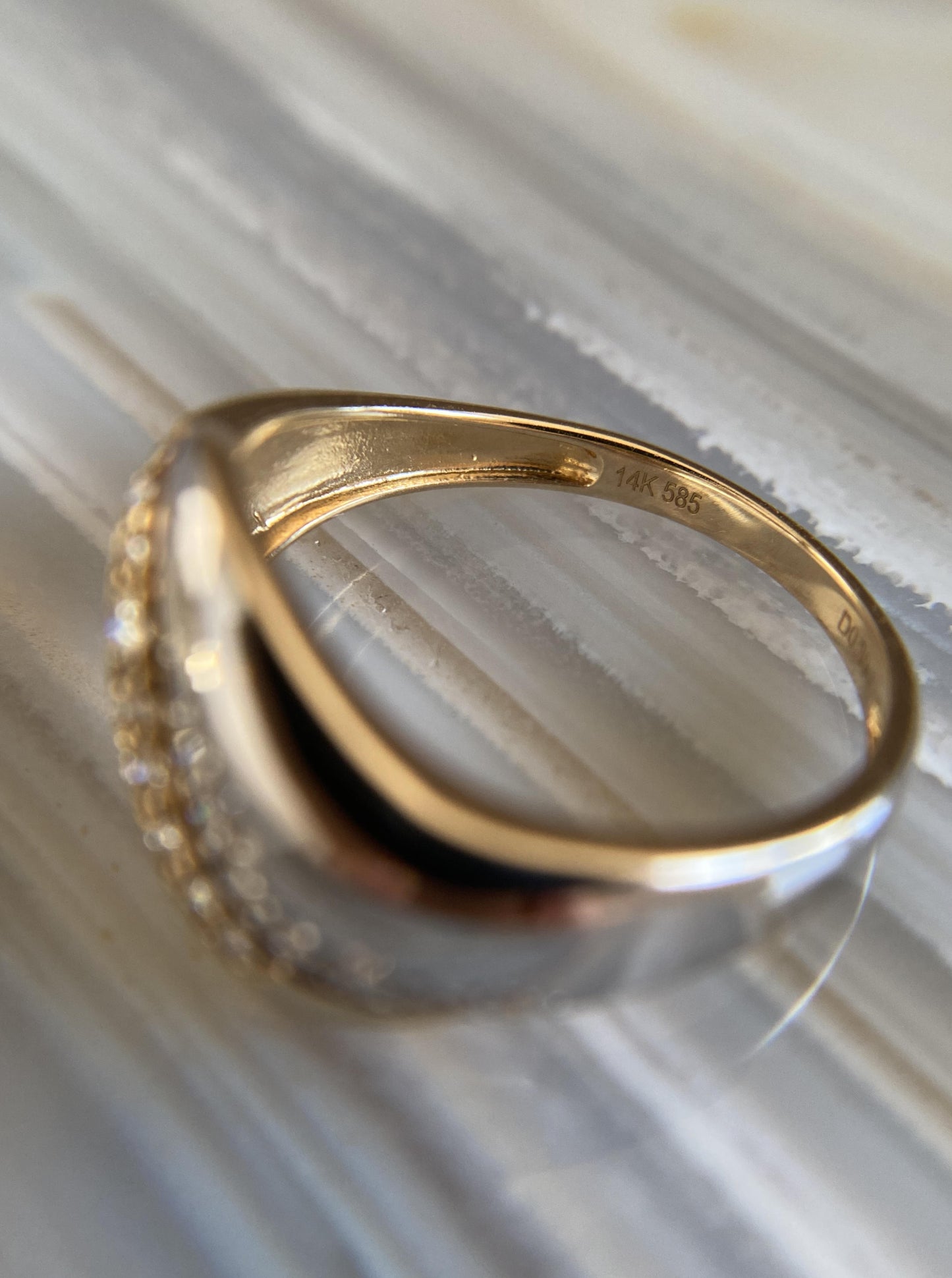 Puffy Two Tone Diamond Band