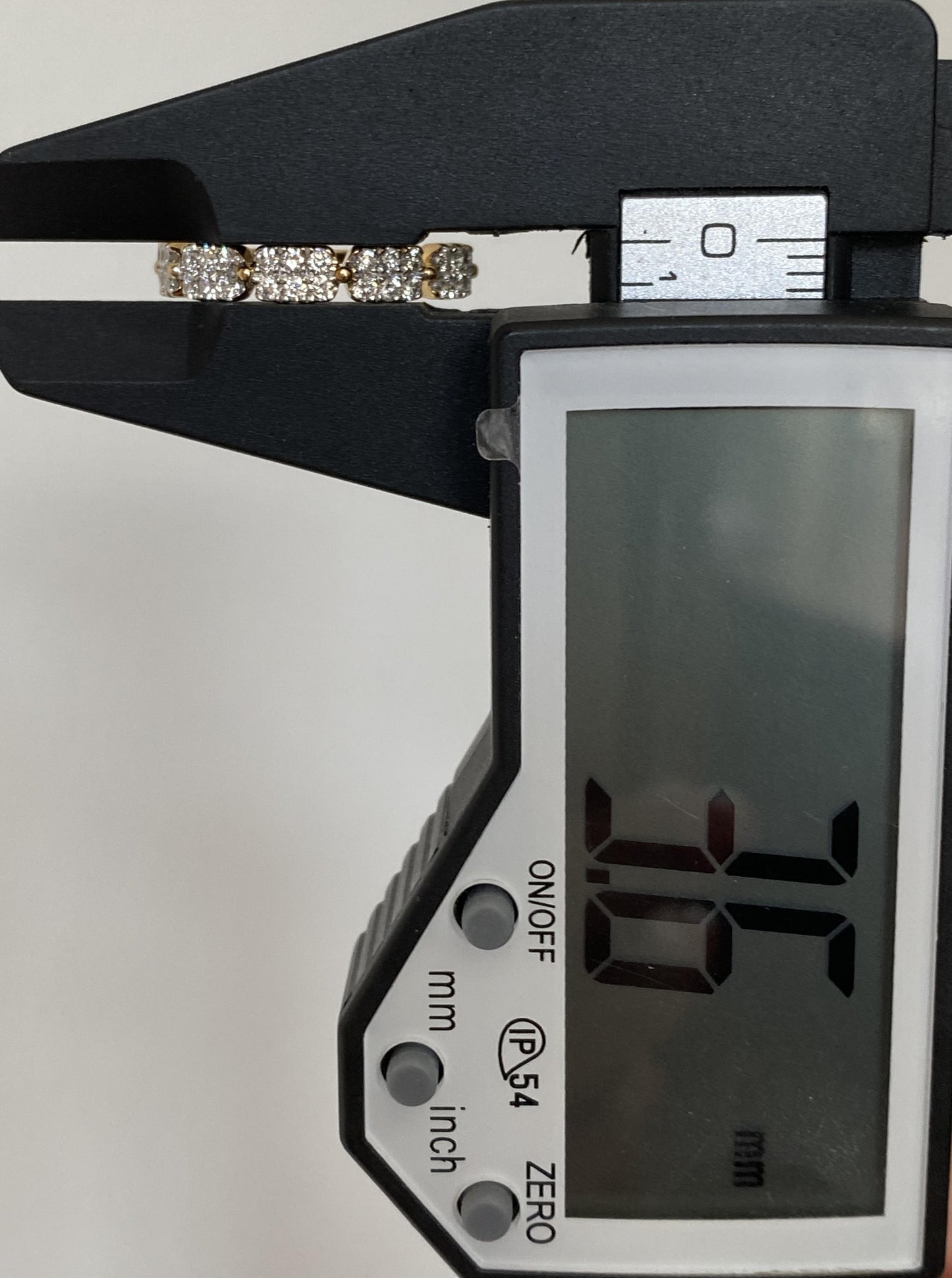 18K Rectangular Diamond Cluster Band