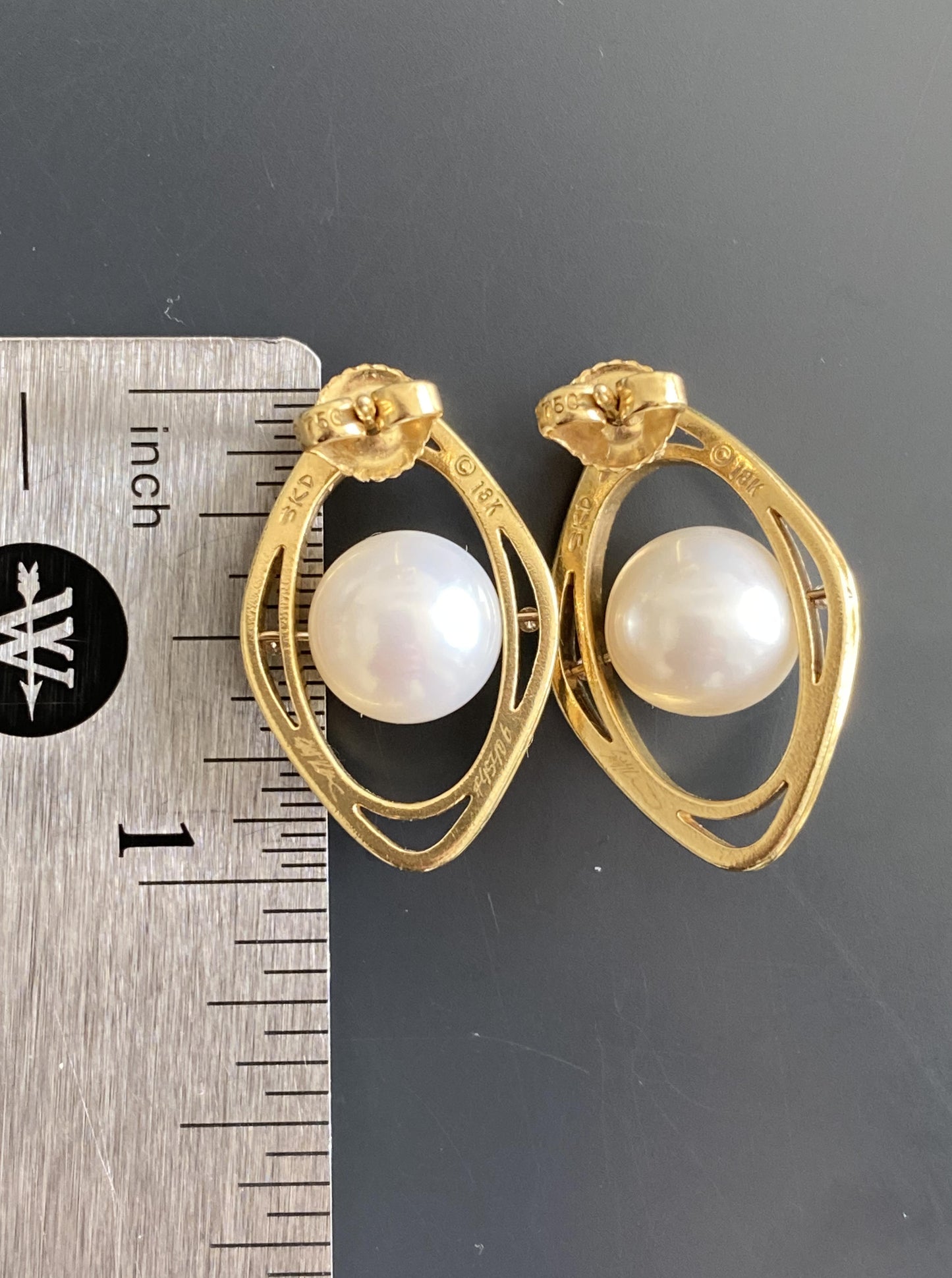 Pre-Loved Fresh Water Pearl Studs (Scott Keating)