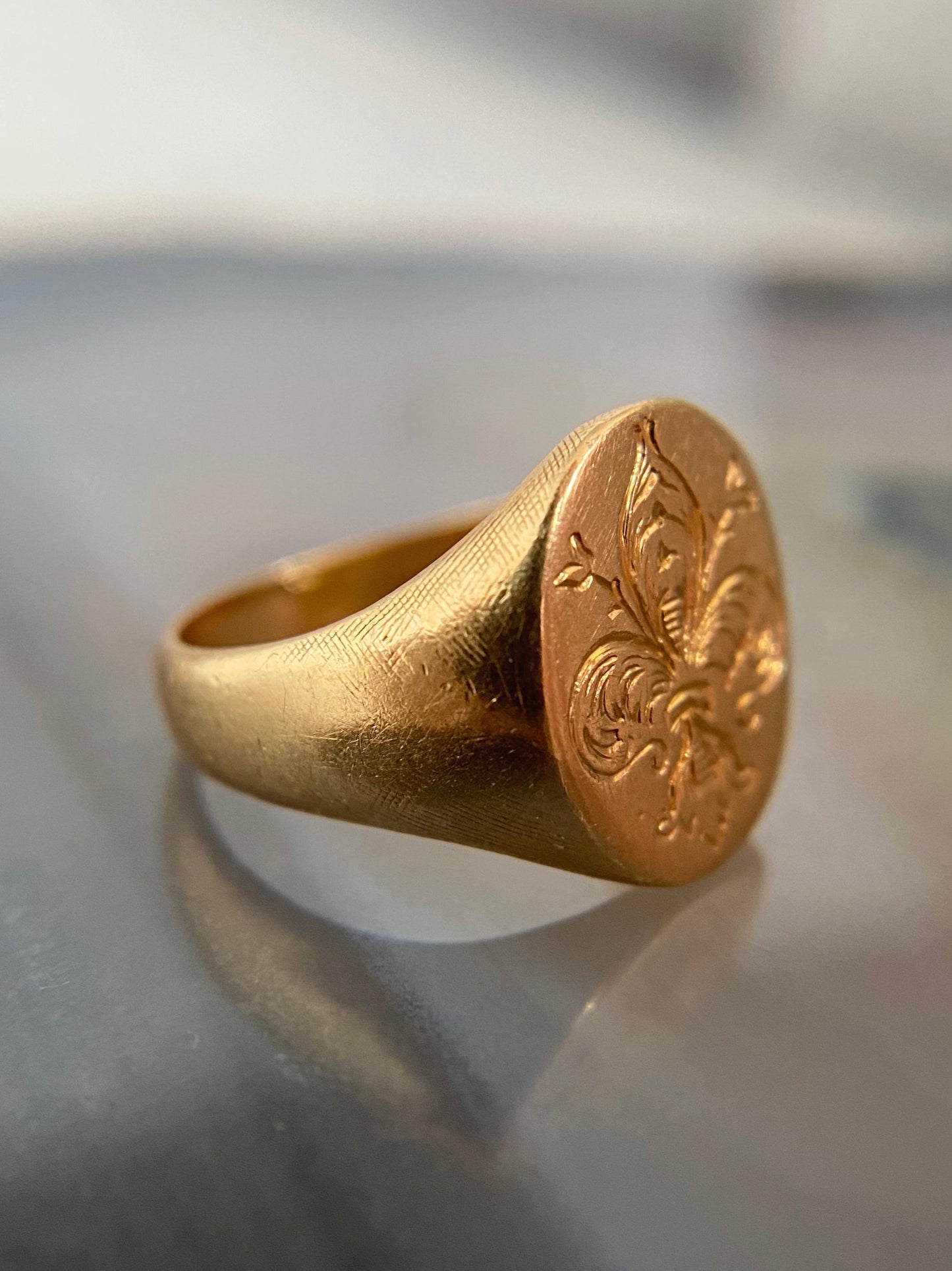 Vintage Fleur-De-Lis Signet Ring