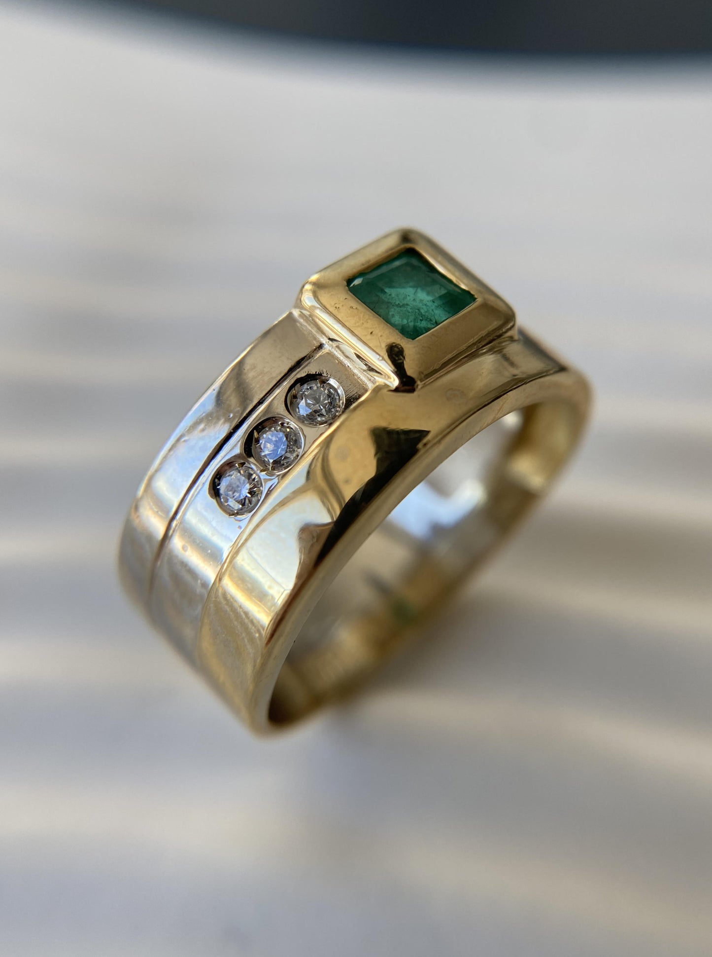 Emerald Two Tone Band