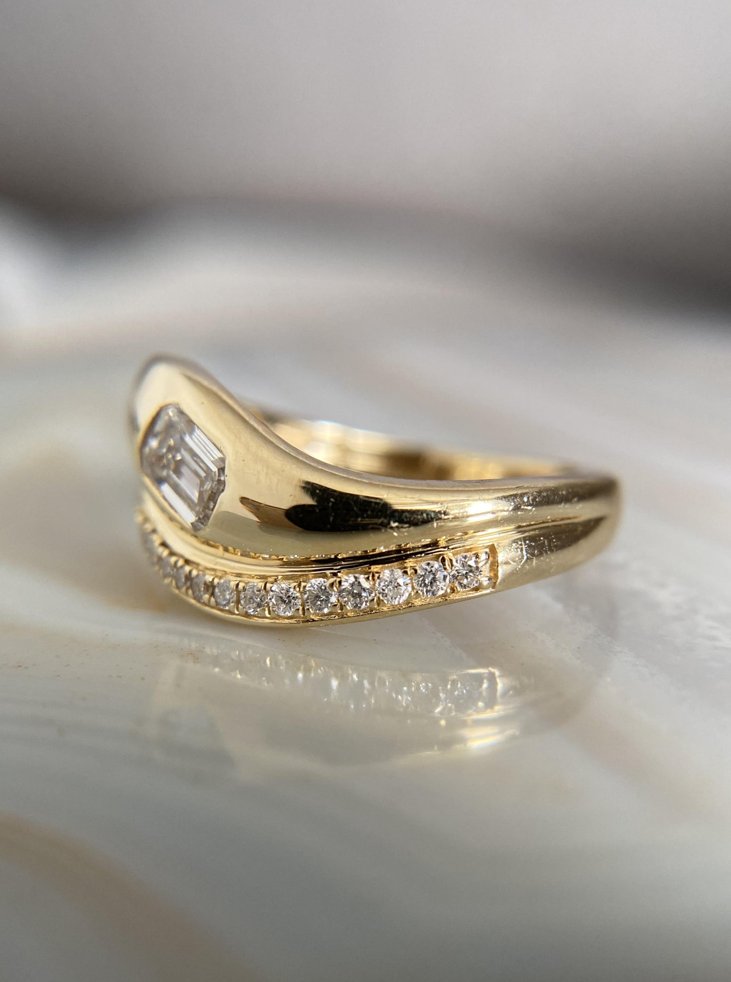 Double Wavy Diamond Band