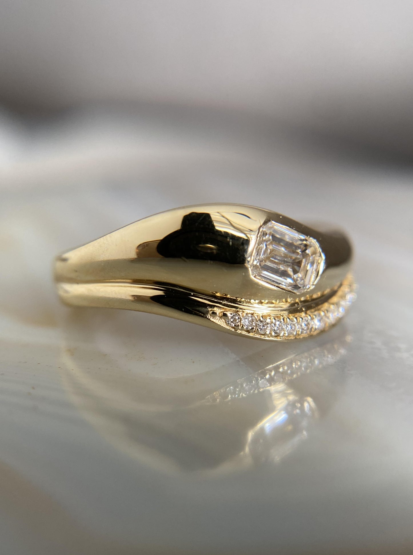 Double Wavy Diamond Band