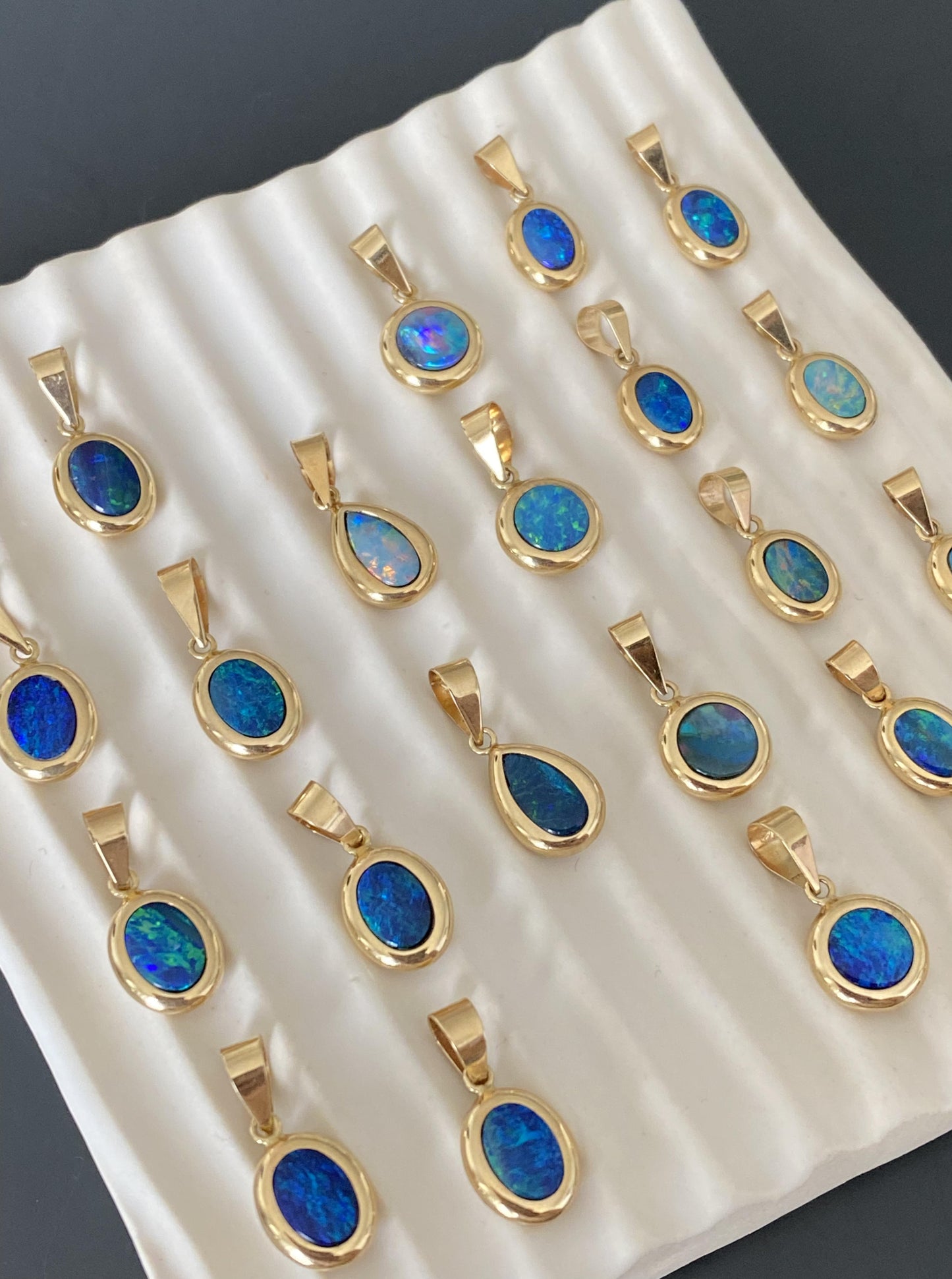 Blouder Black Opal Charms