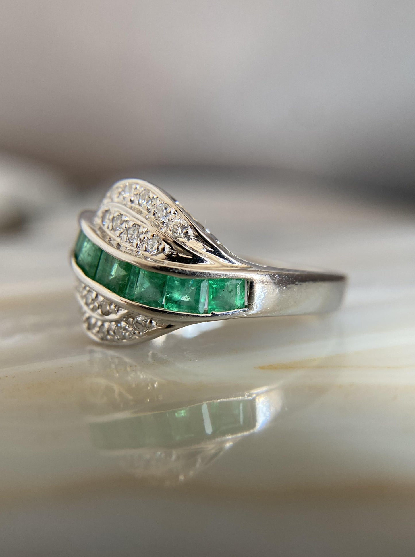 Estate Wavy Emerald Ring