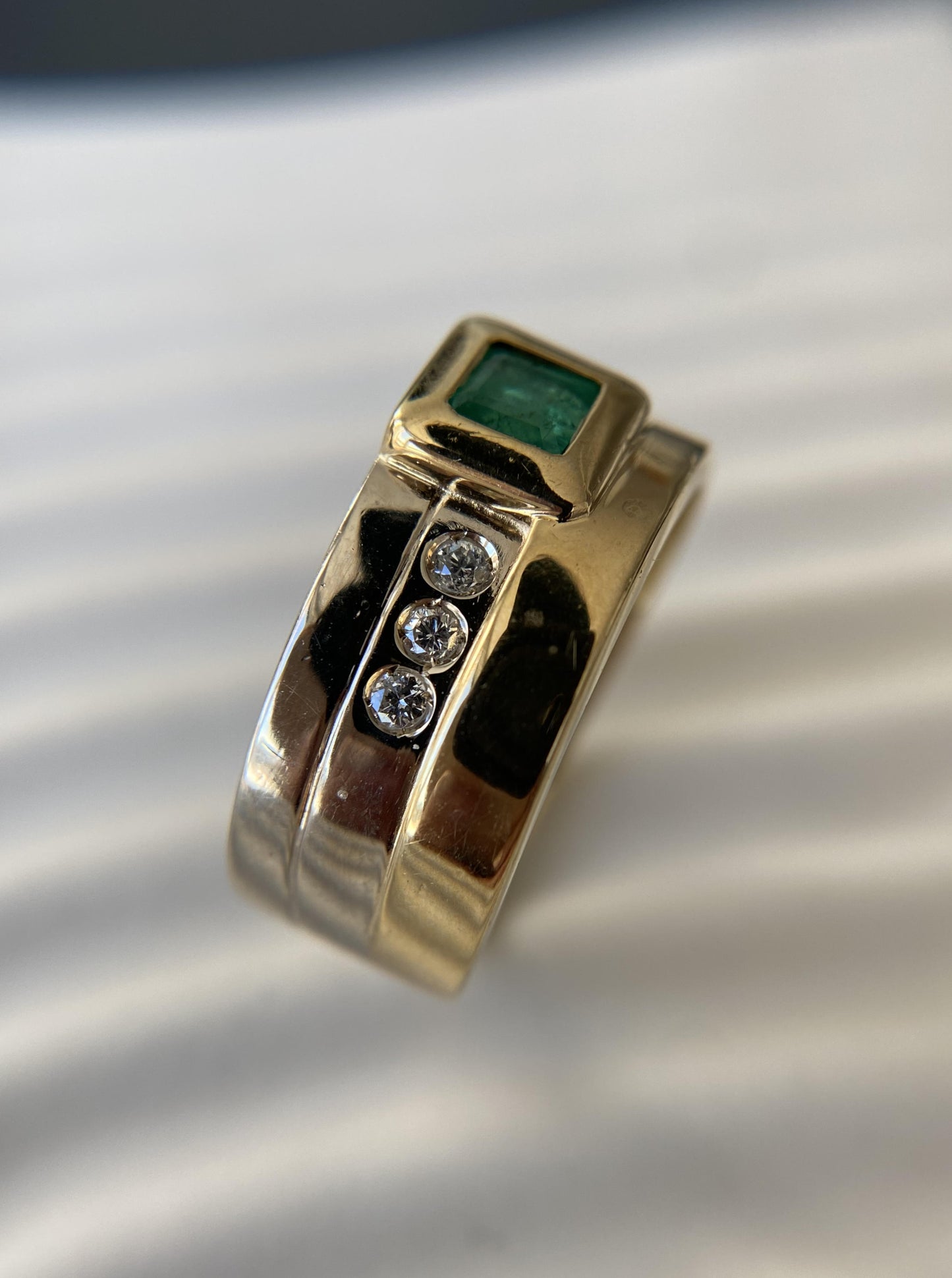 Emerald Two Tone Band