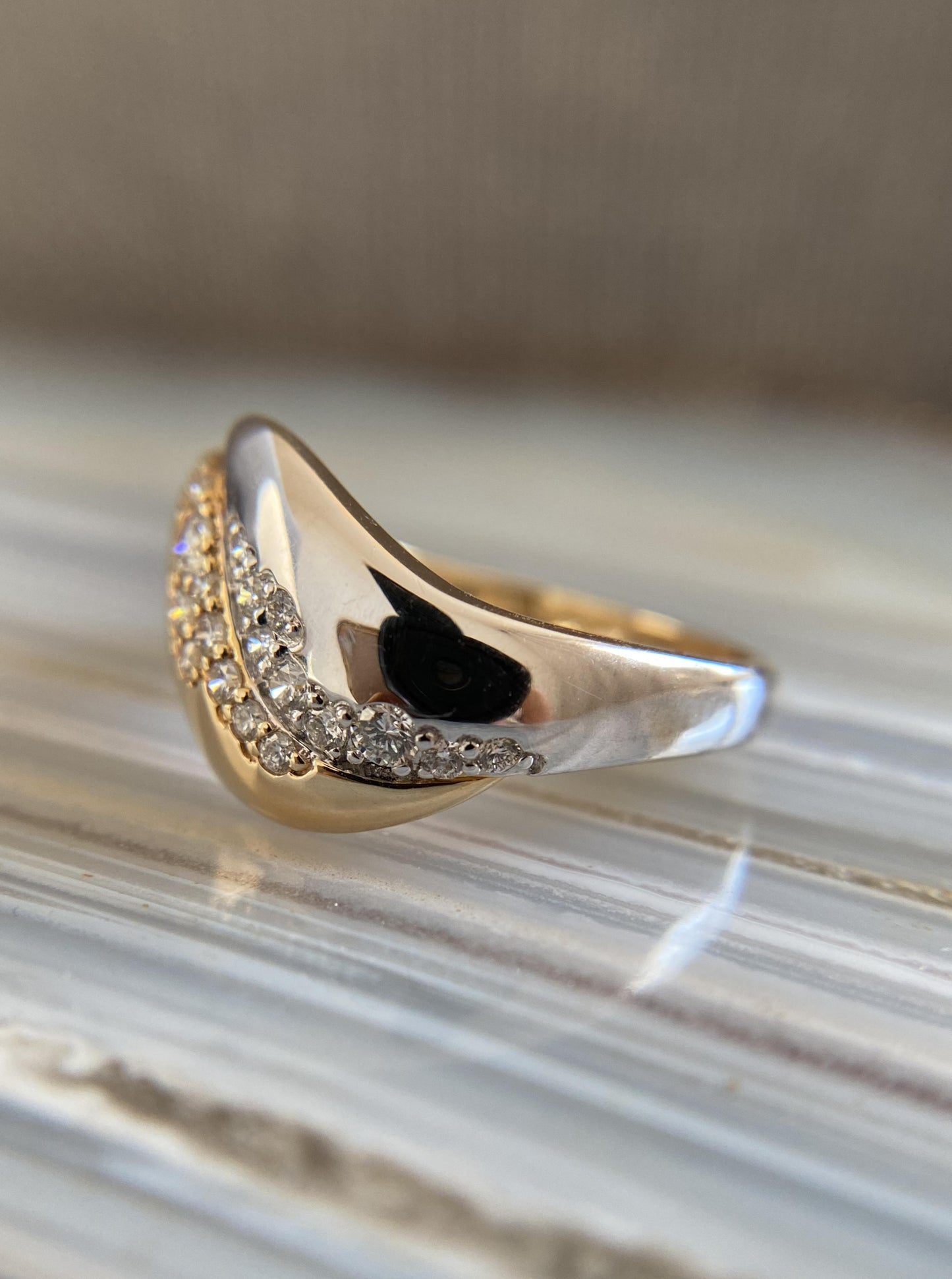 Puffy Two Tone Diamond Band